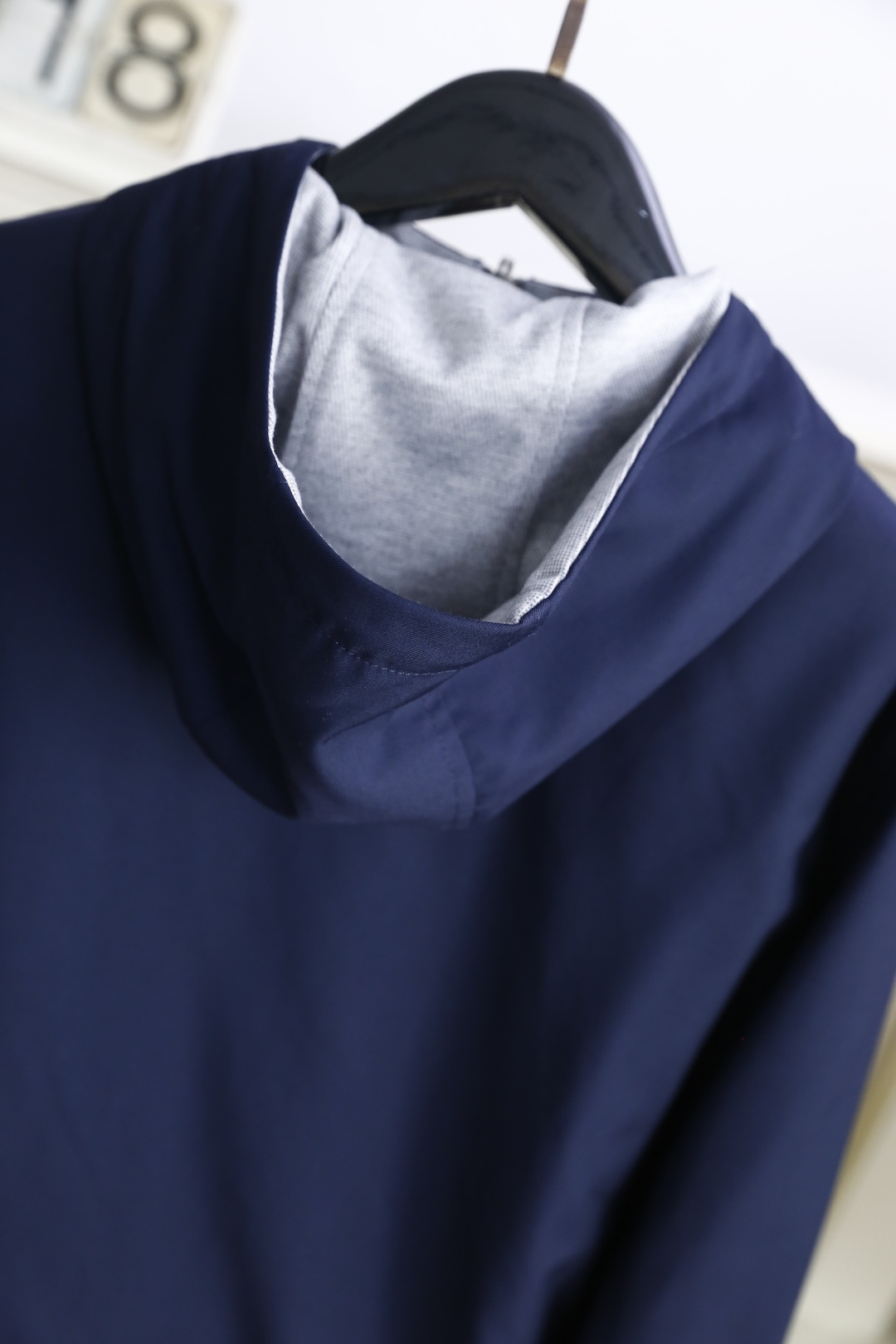 🔥Brunello Cucinelli.
秋季新品🆕顶级原单男士双面可穿夹克！时尚连帽设计📸采用舒适精纺