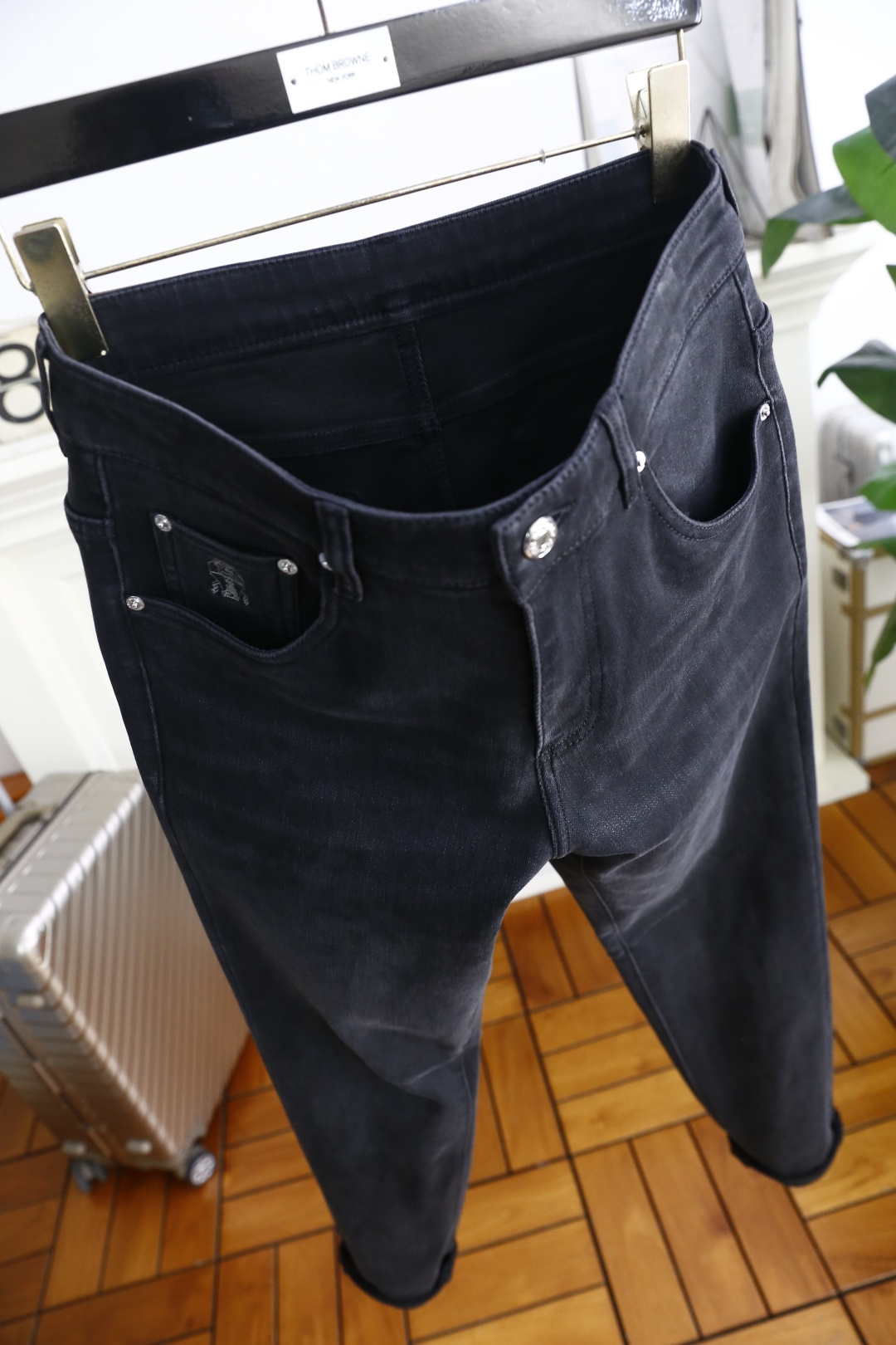 🔥Brunello Cucinelli.
秋季新品原单高端男士牛仔裤！奢华经典品牌字母LOGO配饰 专柜