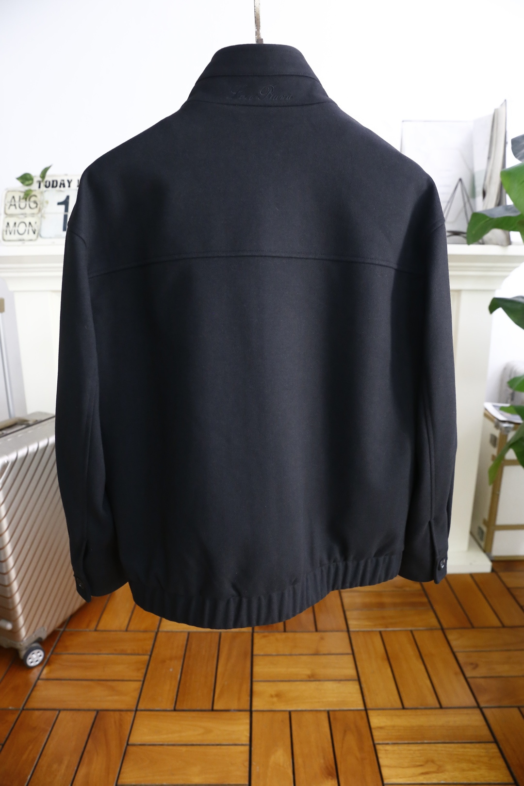 🔥lP🆕.
秋季新品！时尚男士立领拉链夹克！舒适百搭！人气极高的一款单品！奢华经典品牌LOGO搭配👍采用