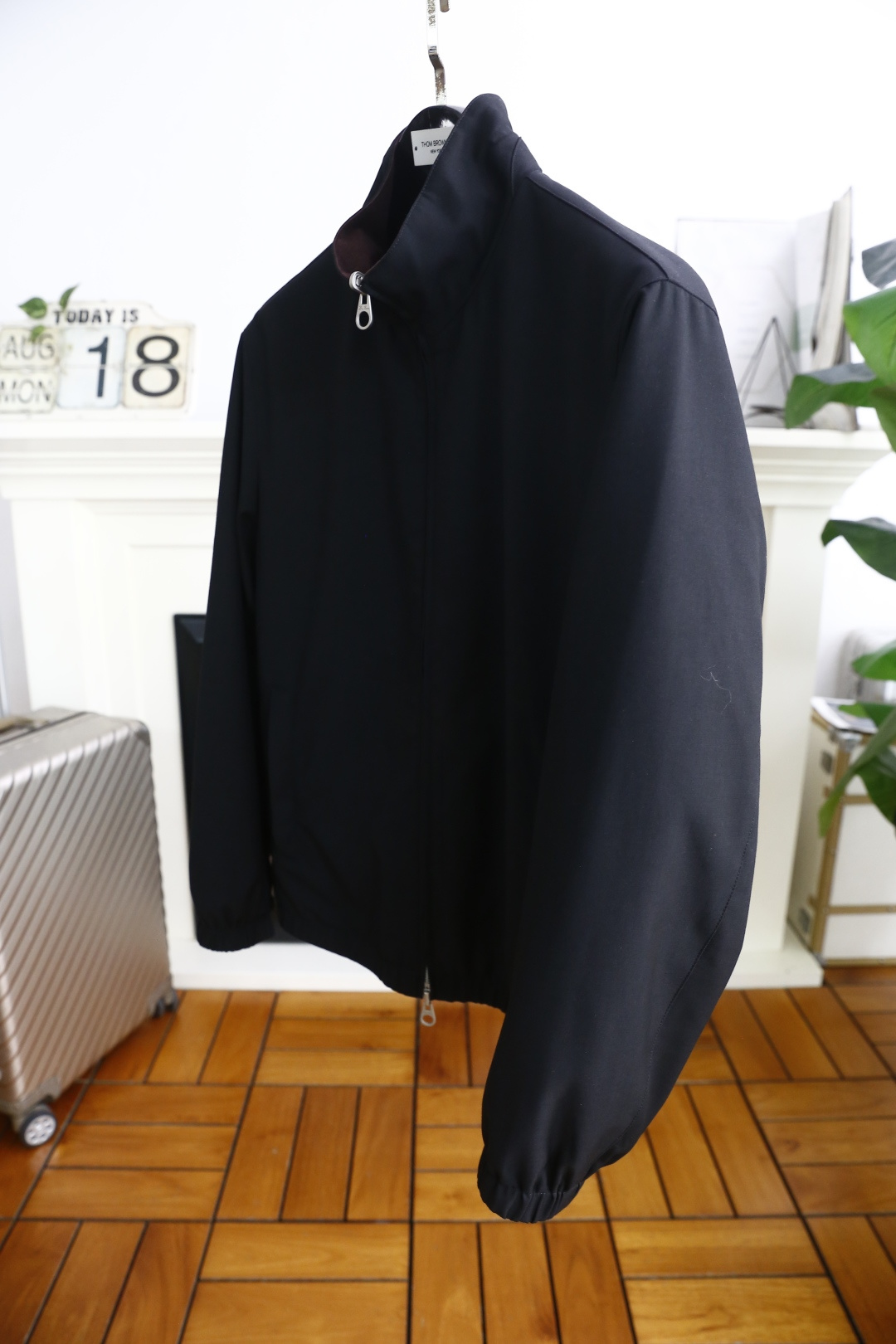 🔥lP🆕.
秋季新品🆕顶级原单男士双面可穿夹克！时尚立领设计📸采用舒适精纺羊毛面料！经典品牌LOGO元素