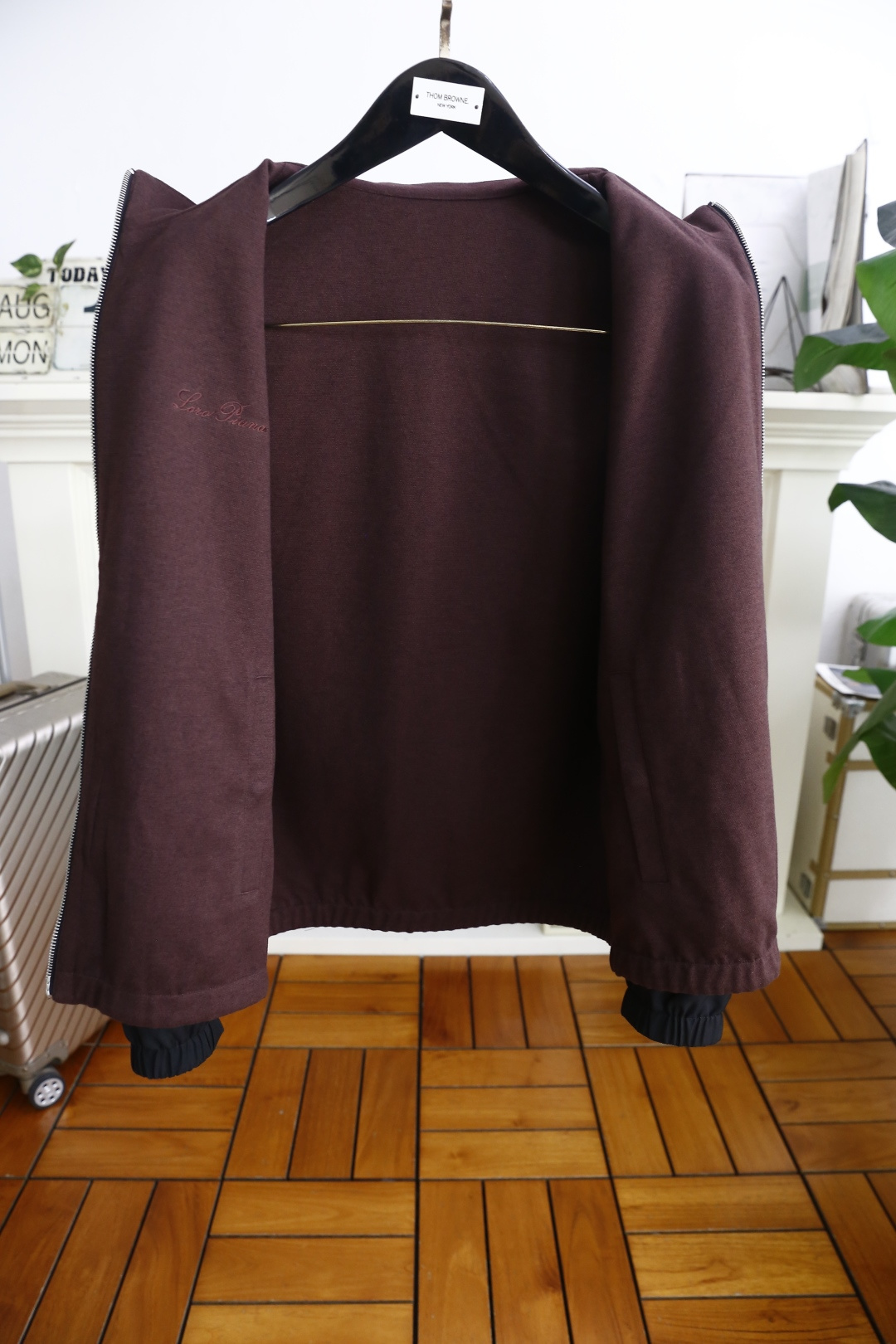 🔥lP🆕.
秋季新品🆕顶级原单男士双面可穿夹克！时尚立领设计📸采用舒适精纺羊毛面料！经典品牌LOGO元素