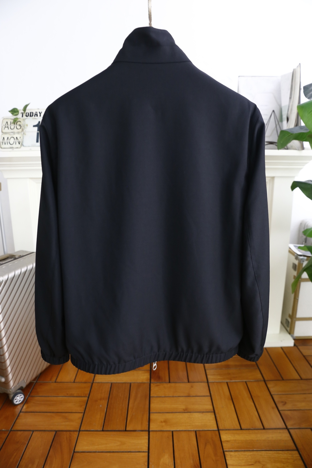 🔥lP🆕.
秋季新品🆕顶级原单男士双面可穿夹克！时尚立领设计📸采用舒适精纺羊毛面料！经典品牌LOGO元素