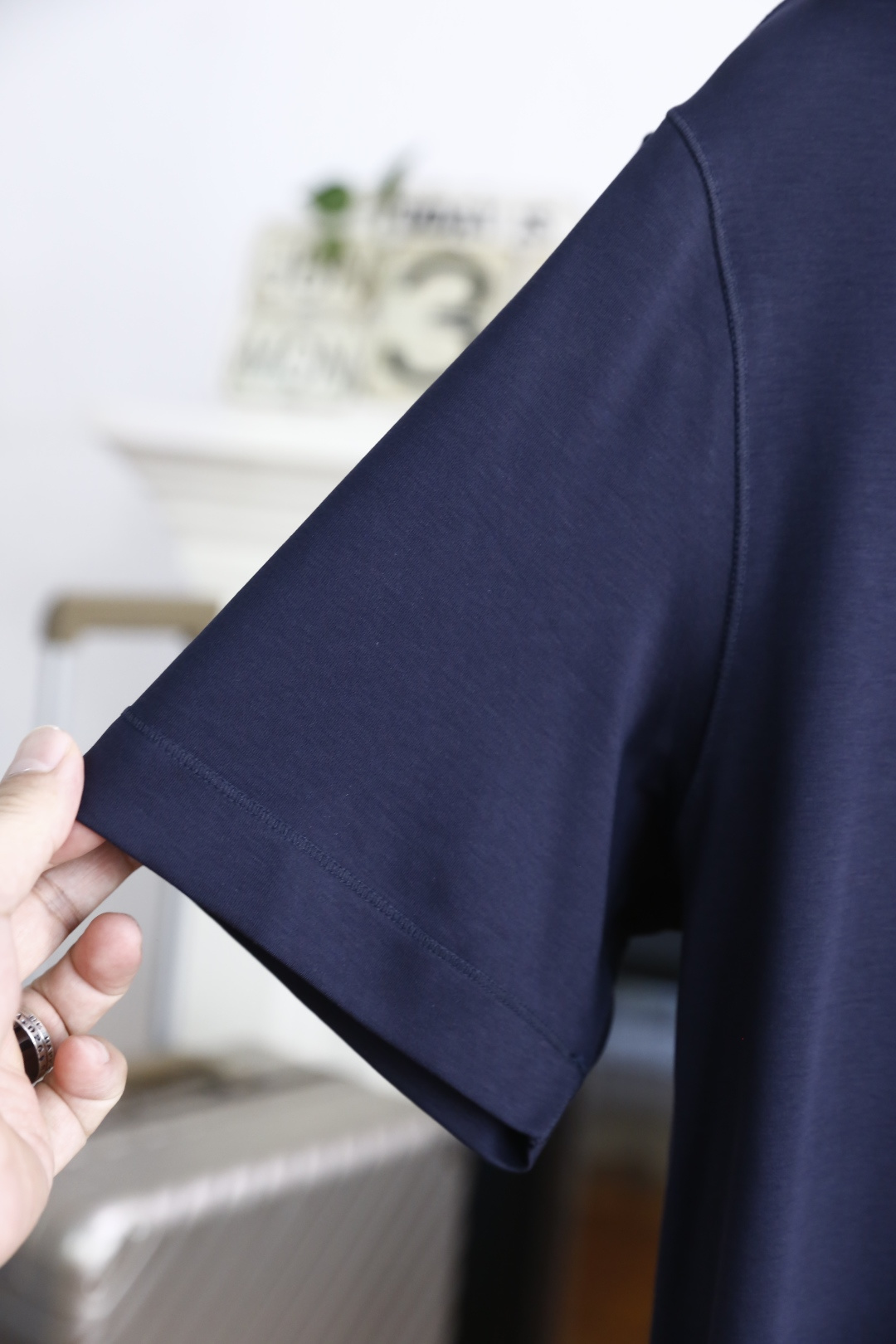 🔥巴宝丽/Burbe*ry.
爆单经典款回货🔥夏季男士圆领短袖🍃经典圆领设计！胸前品牌战马LOGO标识标