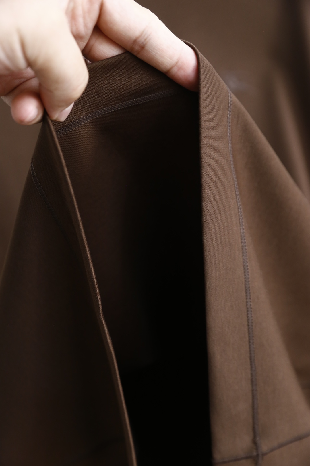 🔥巴宝丽/Burbe*ry.
爆单经典款回货🔥夏季男士圆领短袖🍃经典圆领设计！胸前品牌战马LOGO标识标