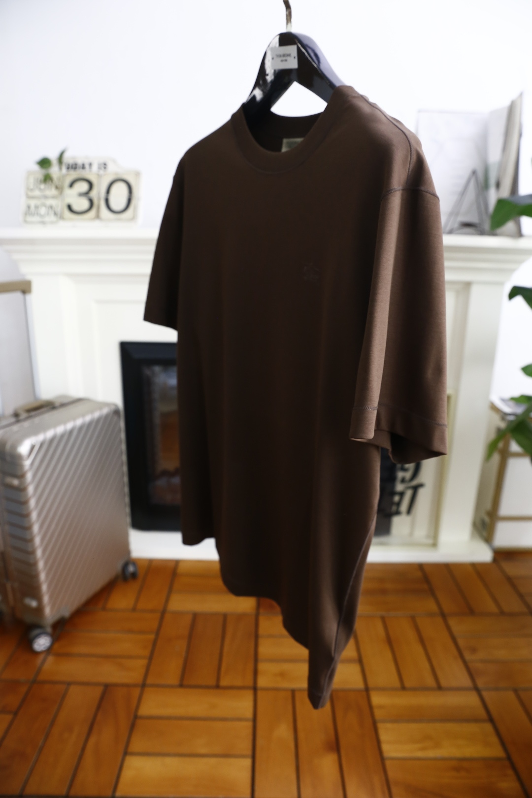 🔥巴宝丽/Burbe*ry.
爆单经典款回货🔥夏季男士圆领短袖🍃经典圆领设计！胸前品牌战马LOGO标识标