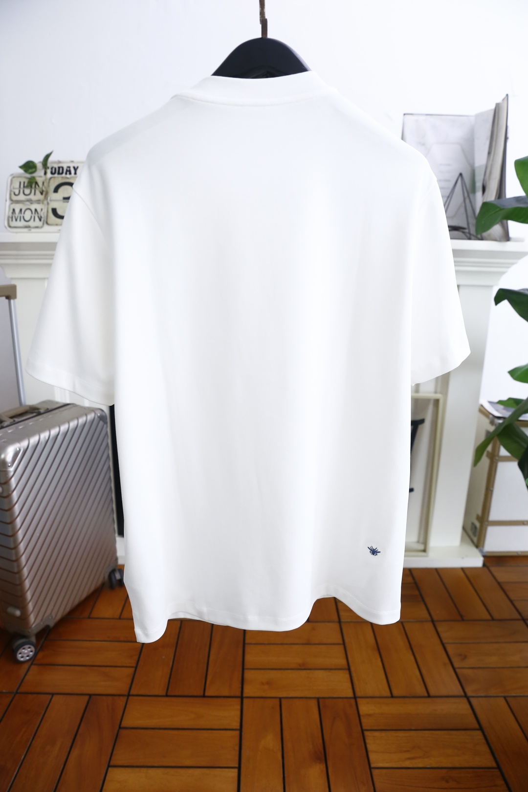 🔥迪奥/Christian D*or.
最后一批爆款短袖回货🔥🔥🔥
夏季男士圆领短袖🍃胸前奢华品牌LOG