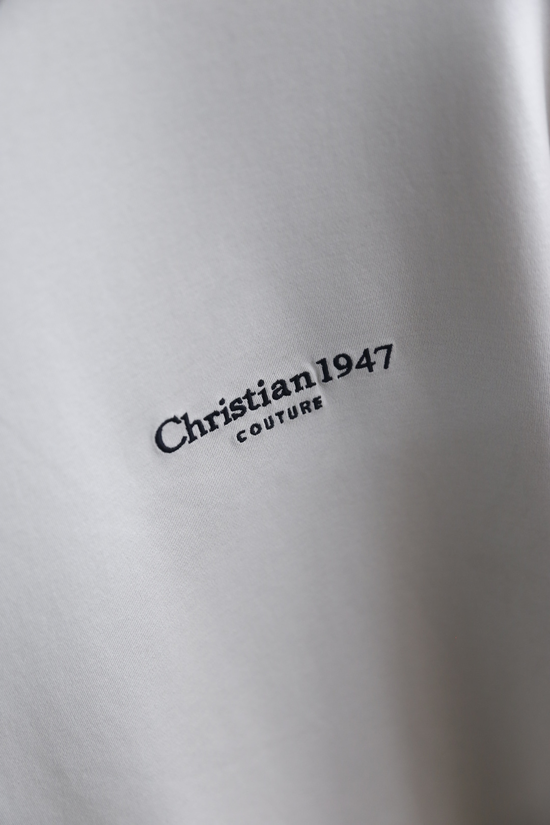 🔥迪奥/Christian D*or.
最后一批爆款短袖回货🔥🔥🔥
夏季男士圆领短袖🍃胸前奢华品牌LOG