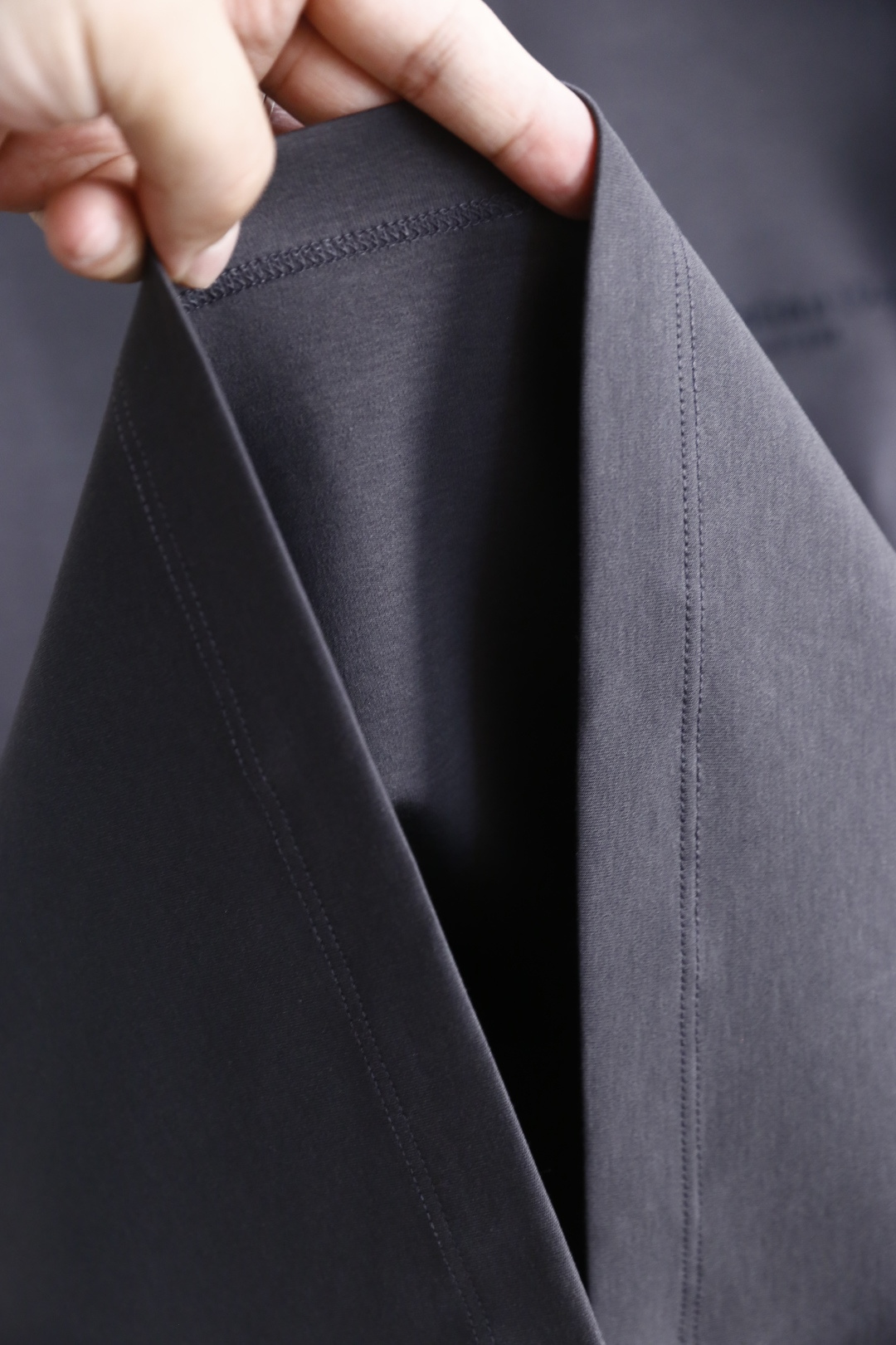 🔥迪奥/Christian D*or.
最后一批爆款短袖回货🔥🔥🔥
夏季男士圆领短袖🍃胸前奢华品牌LOG