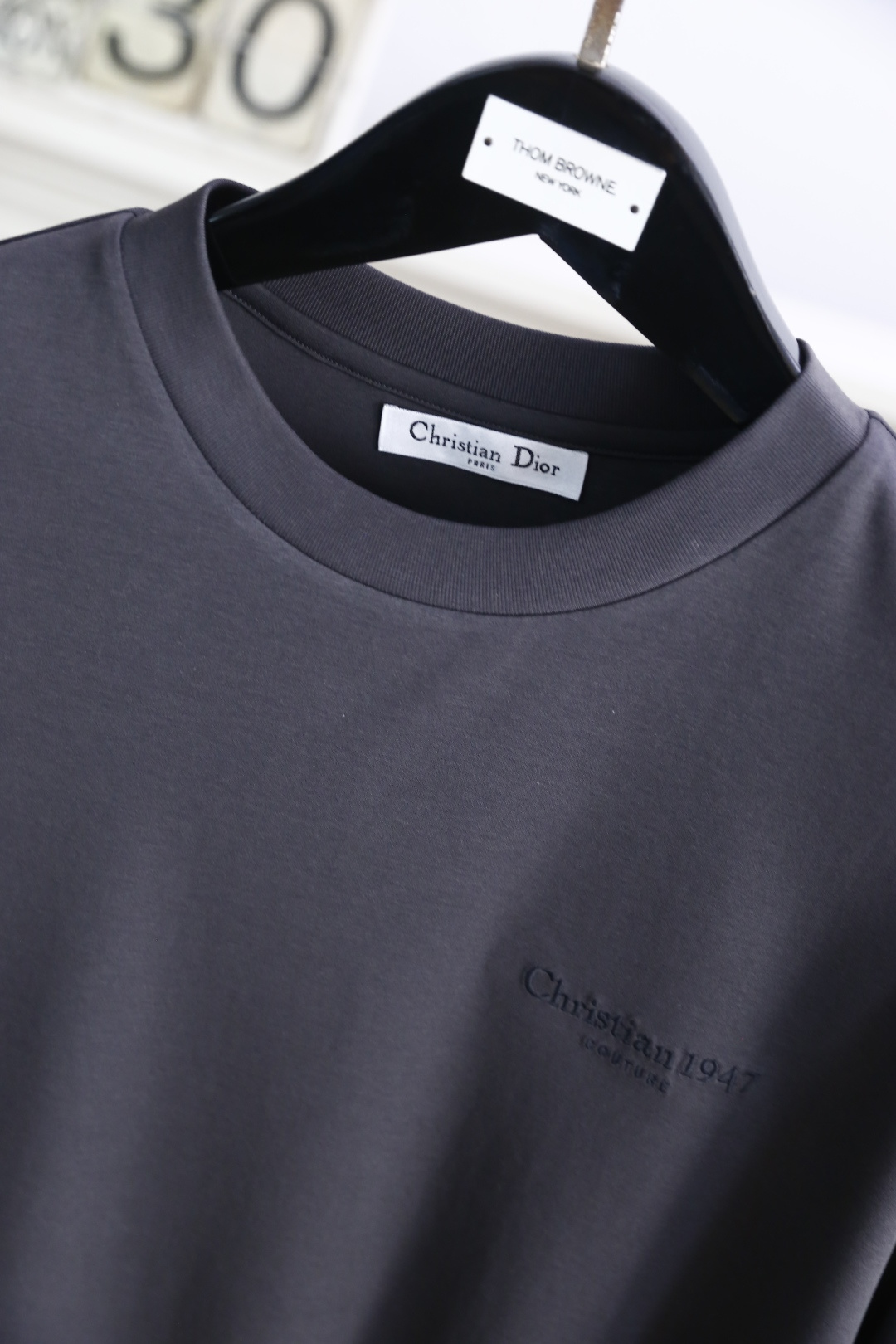 🔥迪奥/Christian D*or.
最后一批爆款短袖回货🔥🔥🔥
夏季男士圆领短袖🍃胸前奢华品牌LOG