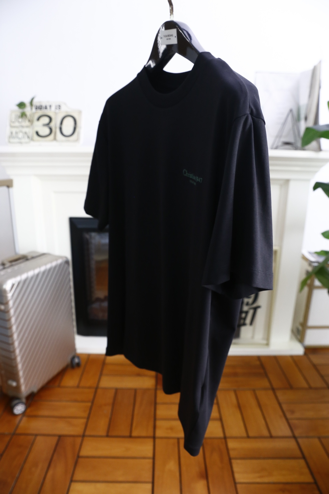 🔥迪奥/Christian D*or.
最后一批爆款短袖回货🔥🔥🔥
夏季男士圆领短袖🍃胸前奢华品牌LOG