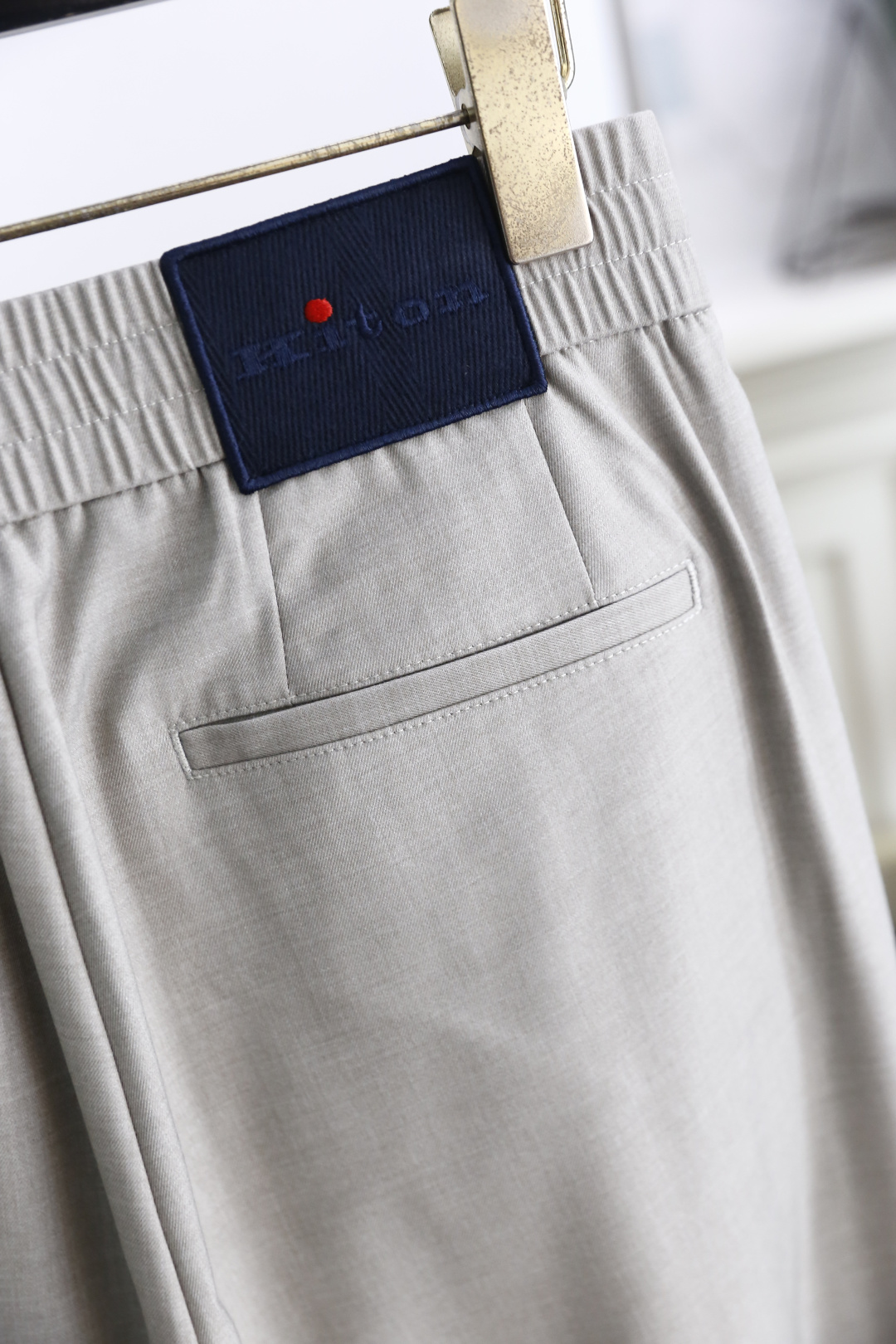 🔥kiton.25夏季时尚男士薄款休闲西裤！采用进口舒适透气面料，奢华经典品牌字母LOGO设计 松紧腰搭