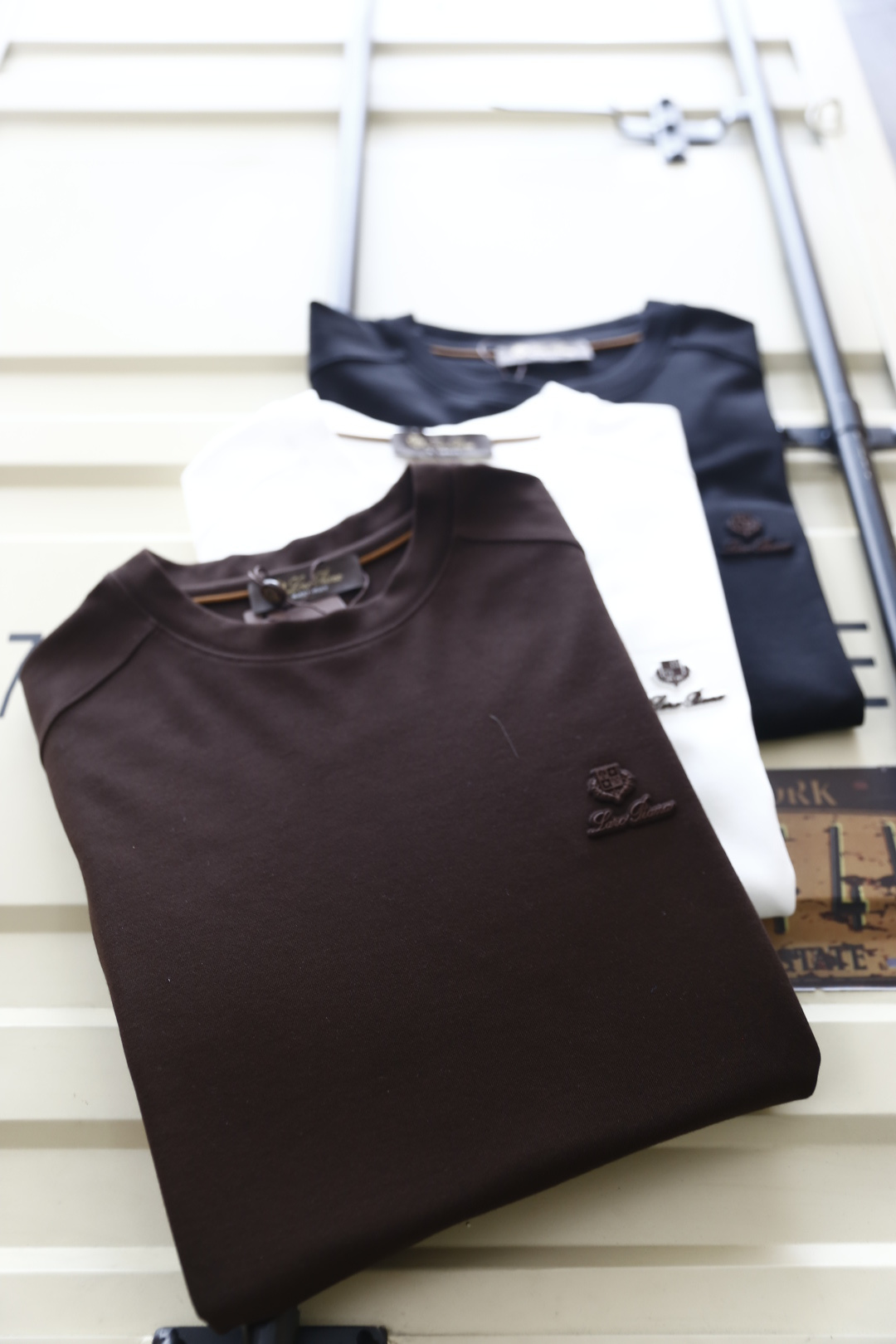 🔥lP🆕.2025秋季新品时尚男士圆领长袖🔥胸前奢华经典LOGO设计！绝对经得起时间的考验！！采用高档莫