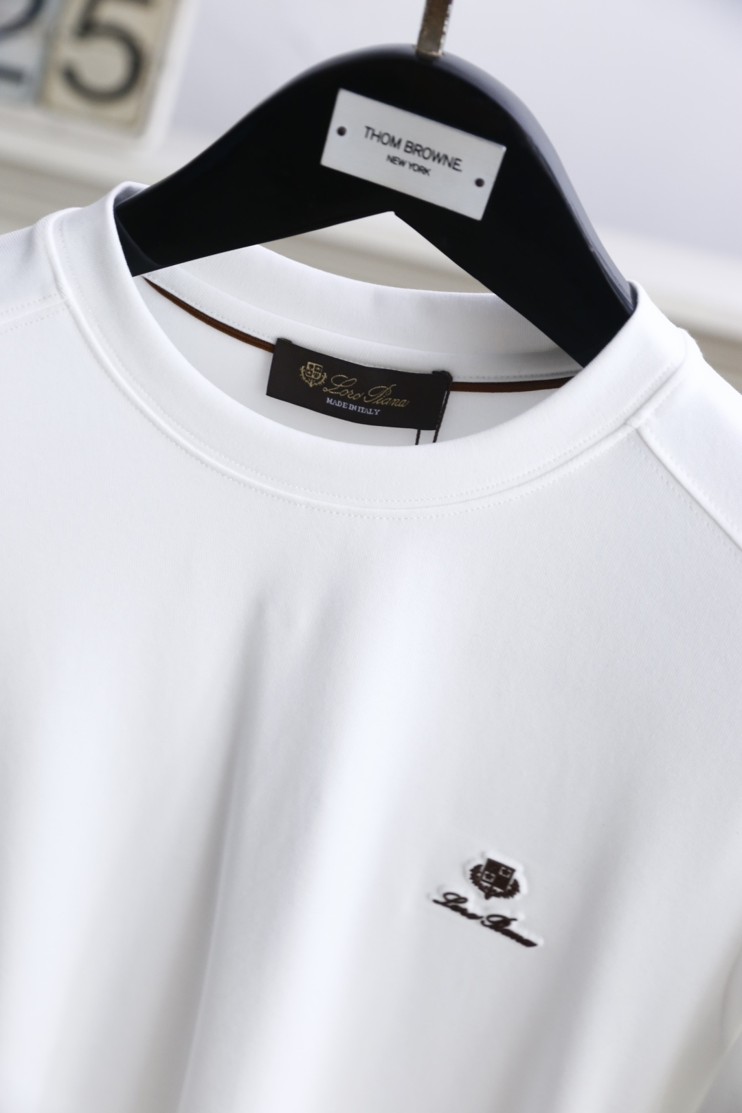 🔥lP🆕.2025秋季新品时尚男士圆领长袖🔥胸前奢华经典LOGO设计！绝对经得起时间的考验！！采用高档莫