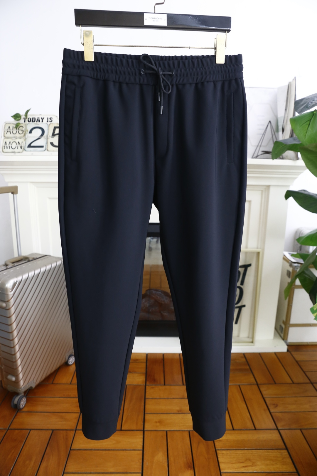 🔥普拉*/Pr*da.2025秋季新款🆕时尚男士原单拉链套装！奢华经典立领设计✅采用高档舒适保暖面料，高