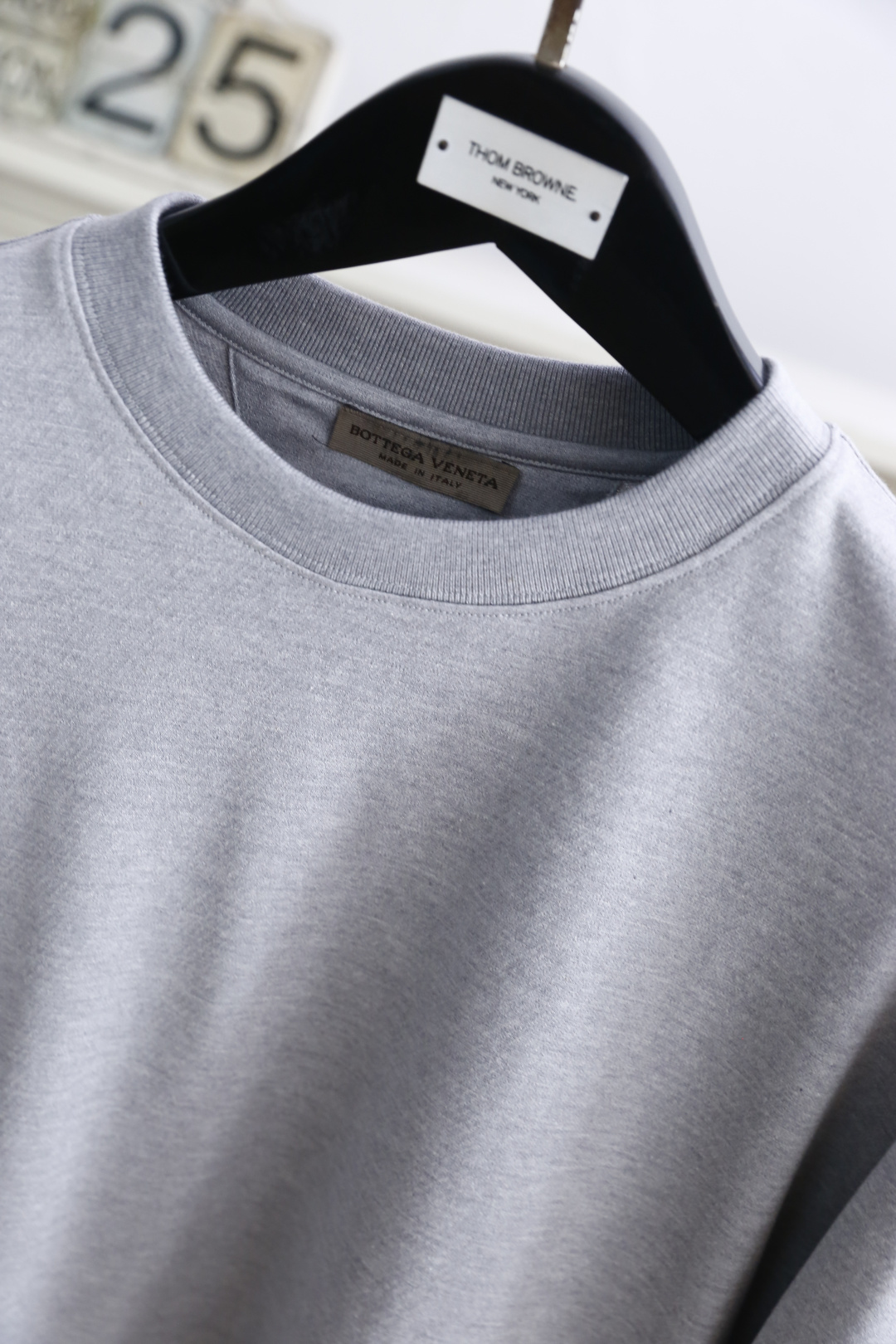 🔥葆蝶家/Bottega Ven*ta.2025秋季新品时尚男士圆领卫衣🔥奢华经典品牌定制LOGO设计！