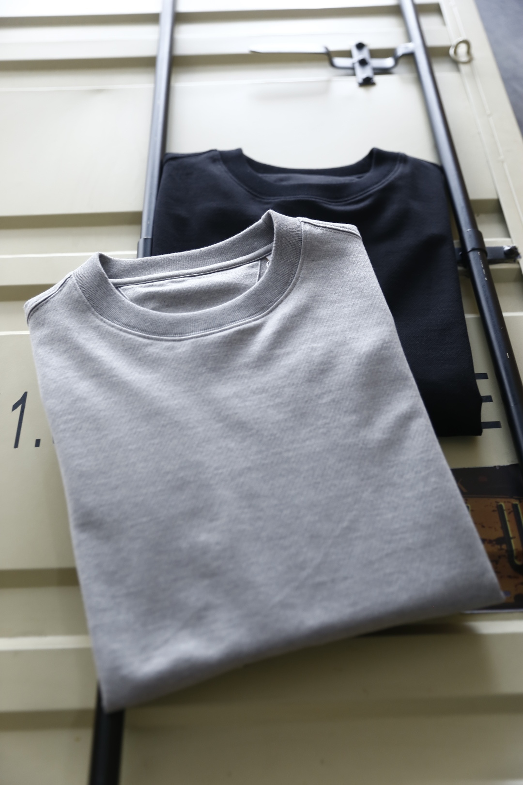 🔥葆蝶家/Bottega Ven*ta.2025秋季新品时尚男士圆领卫衣🔥奢华经典品牌定制LOGO设计！