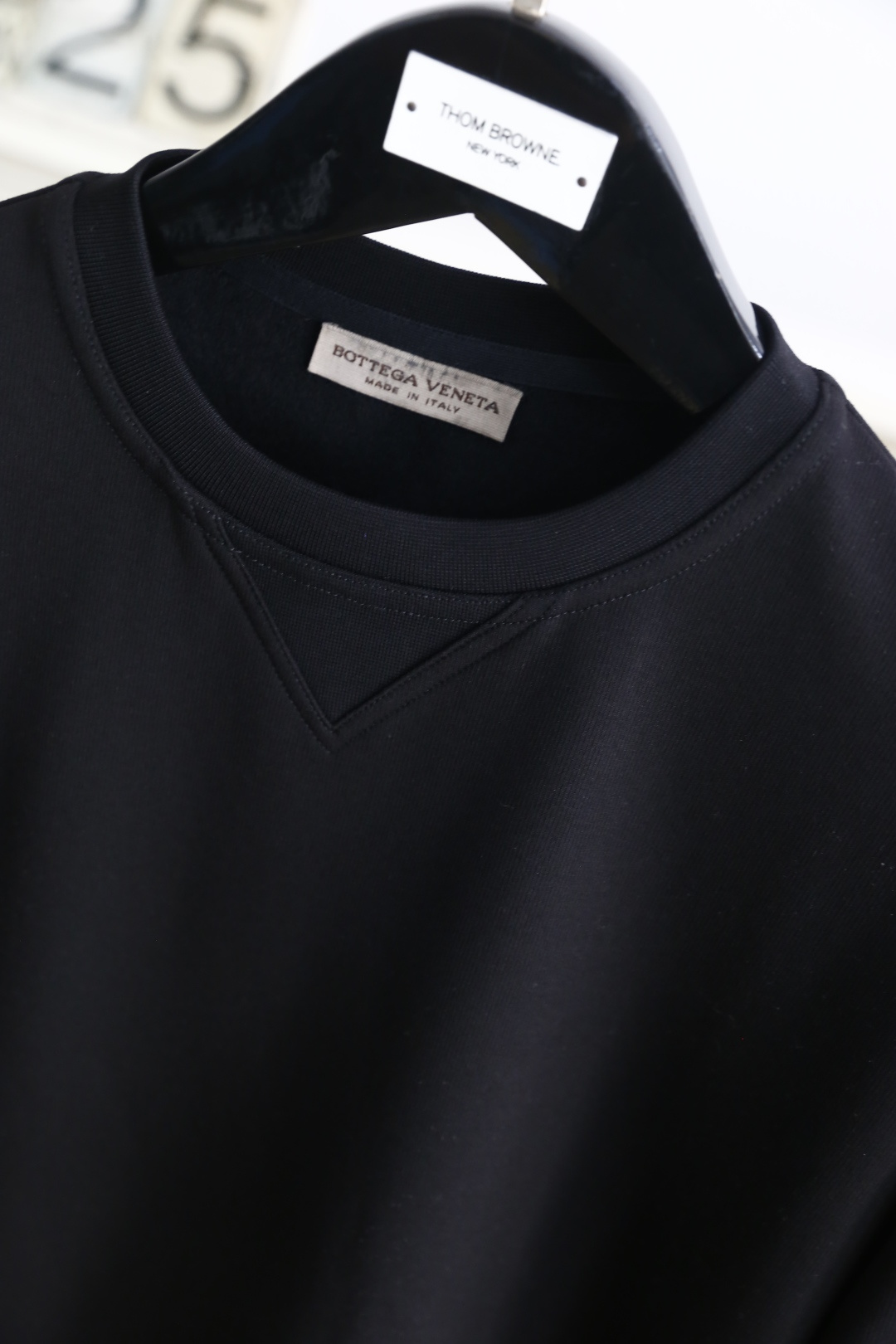 🔥葆蝶家/Bottega Ven*ta.2025秋季新品时尚男士圆领卫衣🔥奢华经典品牌定制LOGO设计！