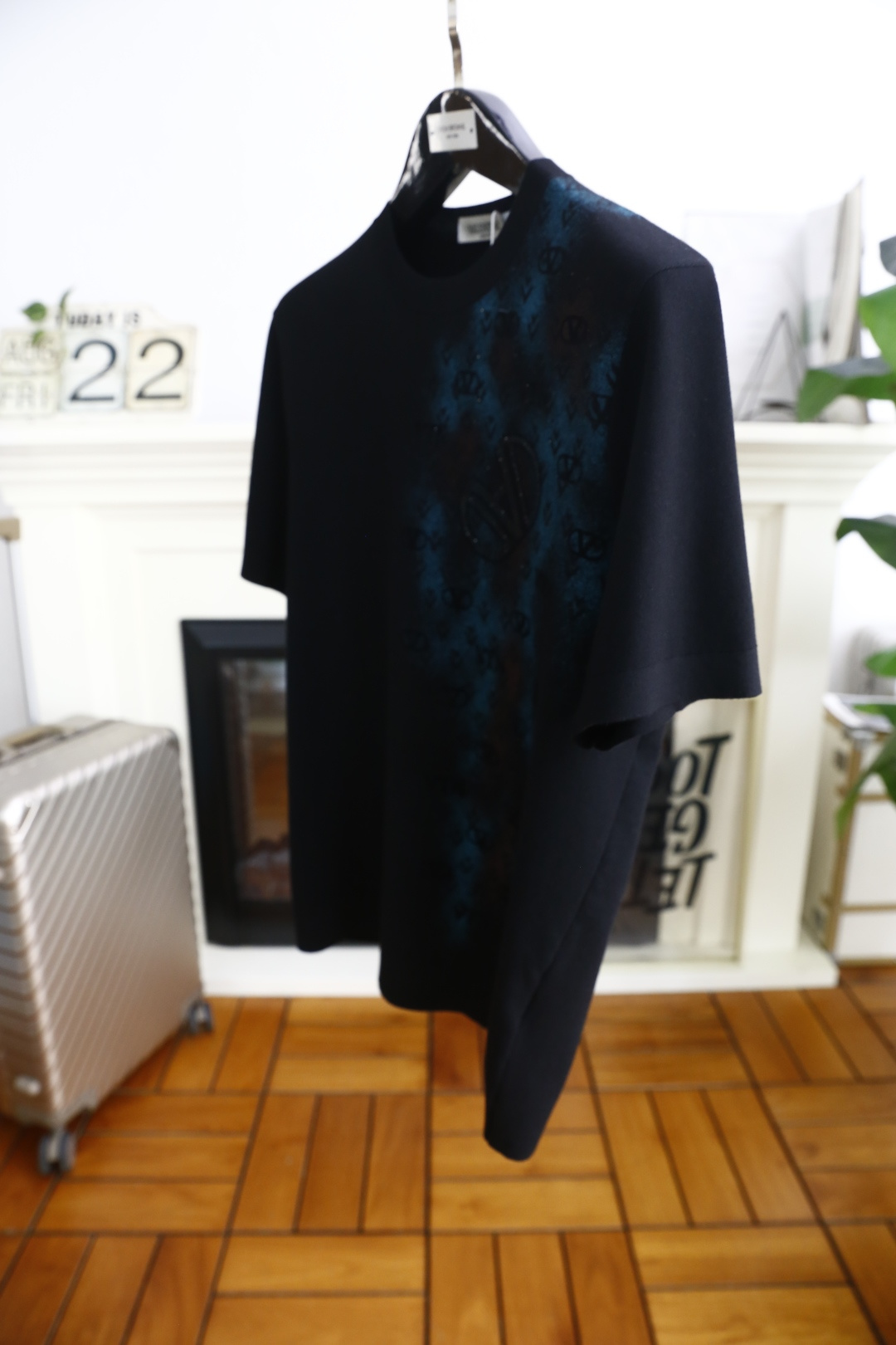 🔥华伦天奴.2025秋季新款🆕时尚男士圆领短袖针织衫！奢华经典品牌定制LOGO设计！高级定制百搭款式 任