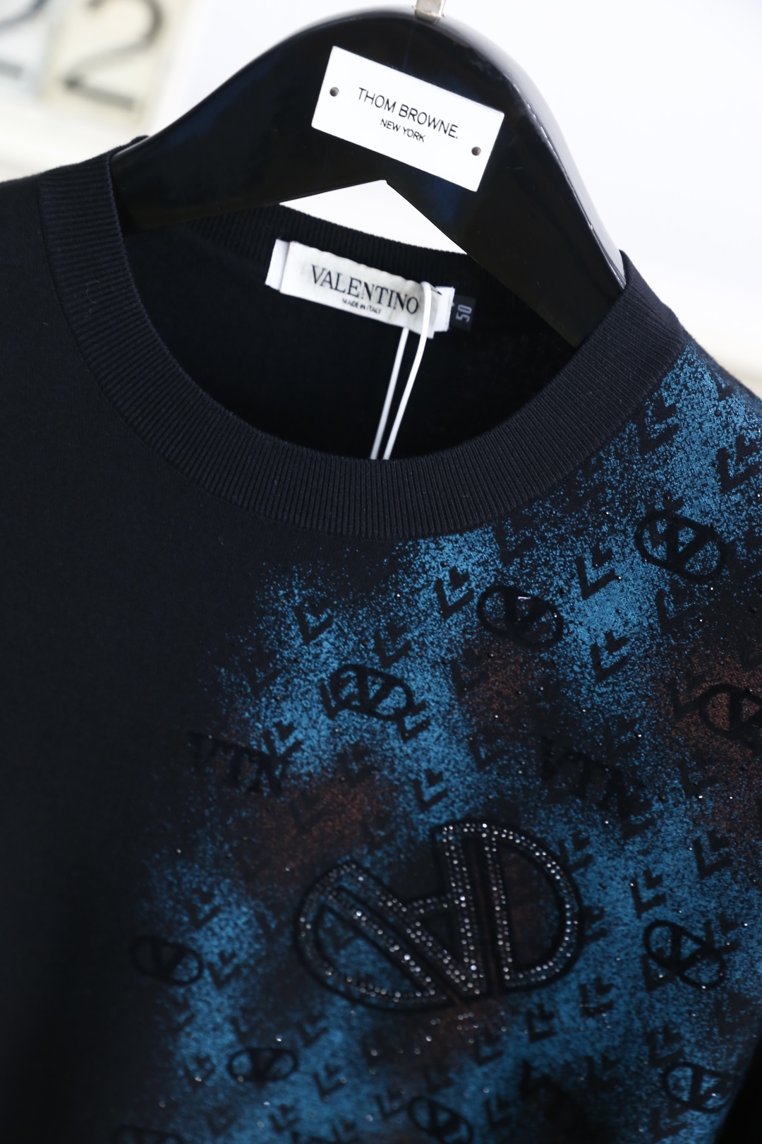 🔥华伦天奴.2025秋季新款🆕时尚男士圆领短袖针织衫！奢华经典品牌定制LOGO设计！高级定制百搭款式 任