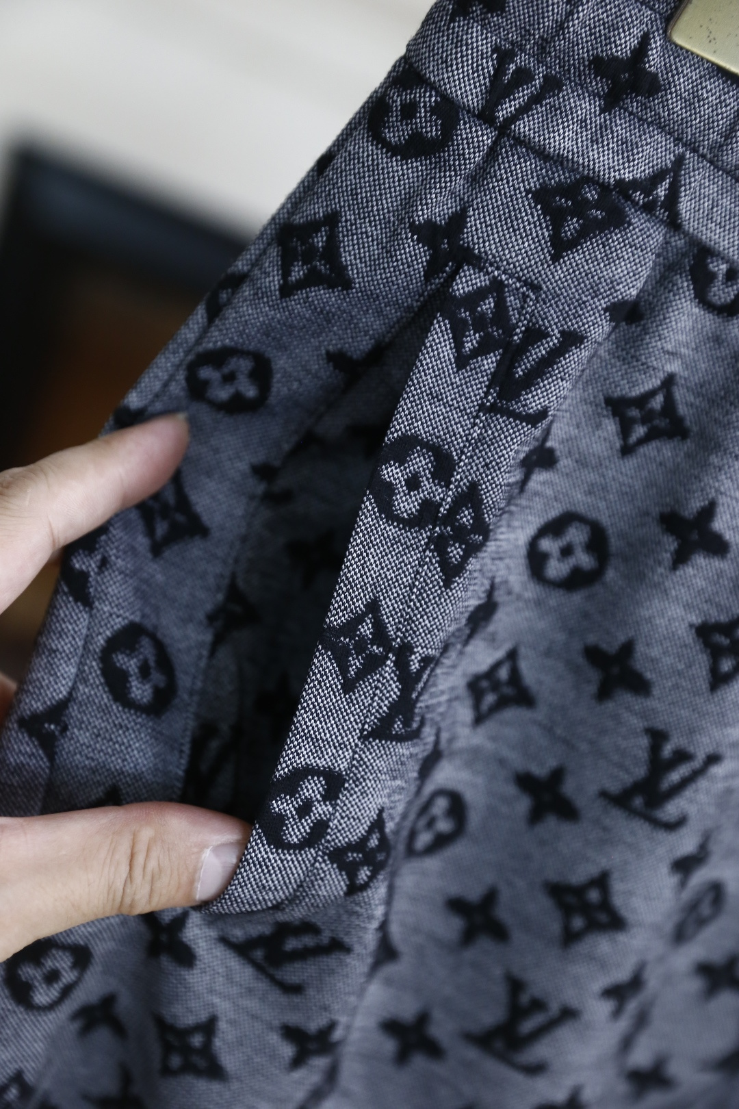 🔥路易威*/Louis Vuitt*n.2025夏季时尚男士翻领套装！奢华品牌满幅老花经典LOGO设计！