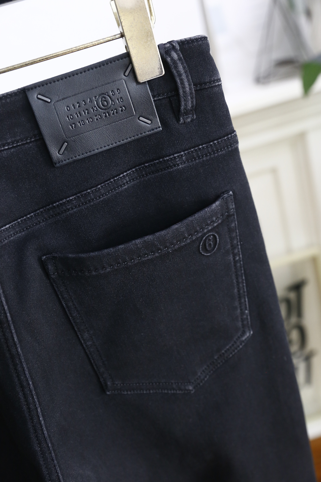 🔥马丁马吉拉.2025秋季新品原单高端男士牛仔裤！奢华经典品牌🔢LOGO配饰 身穿着非常舒适 低调不失奢
