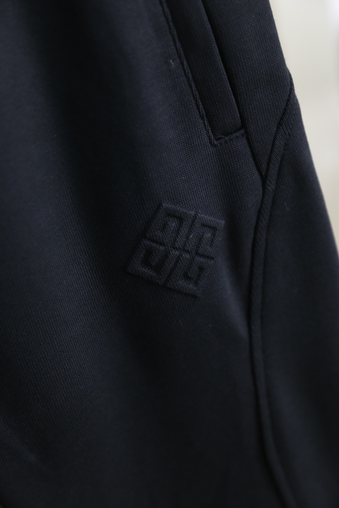 🔥纪梵*/Give*chy.2025秋季时尚新品男士休闲裤！采用进口舒适保暖面料，奢华经典品牌LOGO设