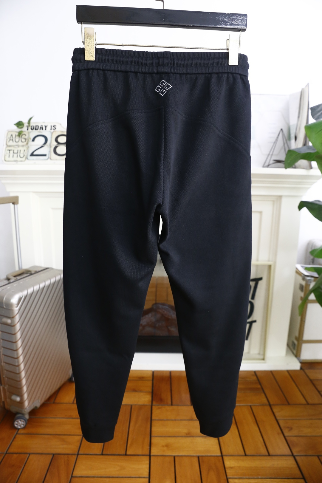 🔥纪梵*/Give*chy.2025秋季时尚新品男士休闲裤！采用进口舒适保暖面料，奢华经典品牌LOGO设