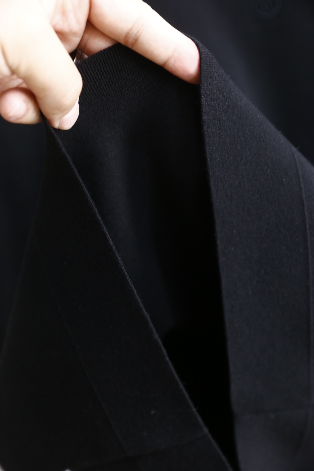 🔥LULU.2025秋季新款🆕时尚男士圆领短袖针织衫！奢华经典定制LOGO设计！高级定制百搭款式 任何人