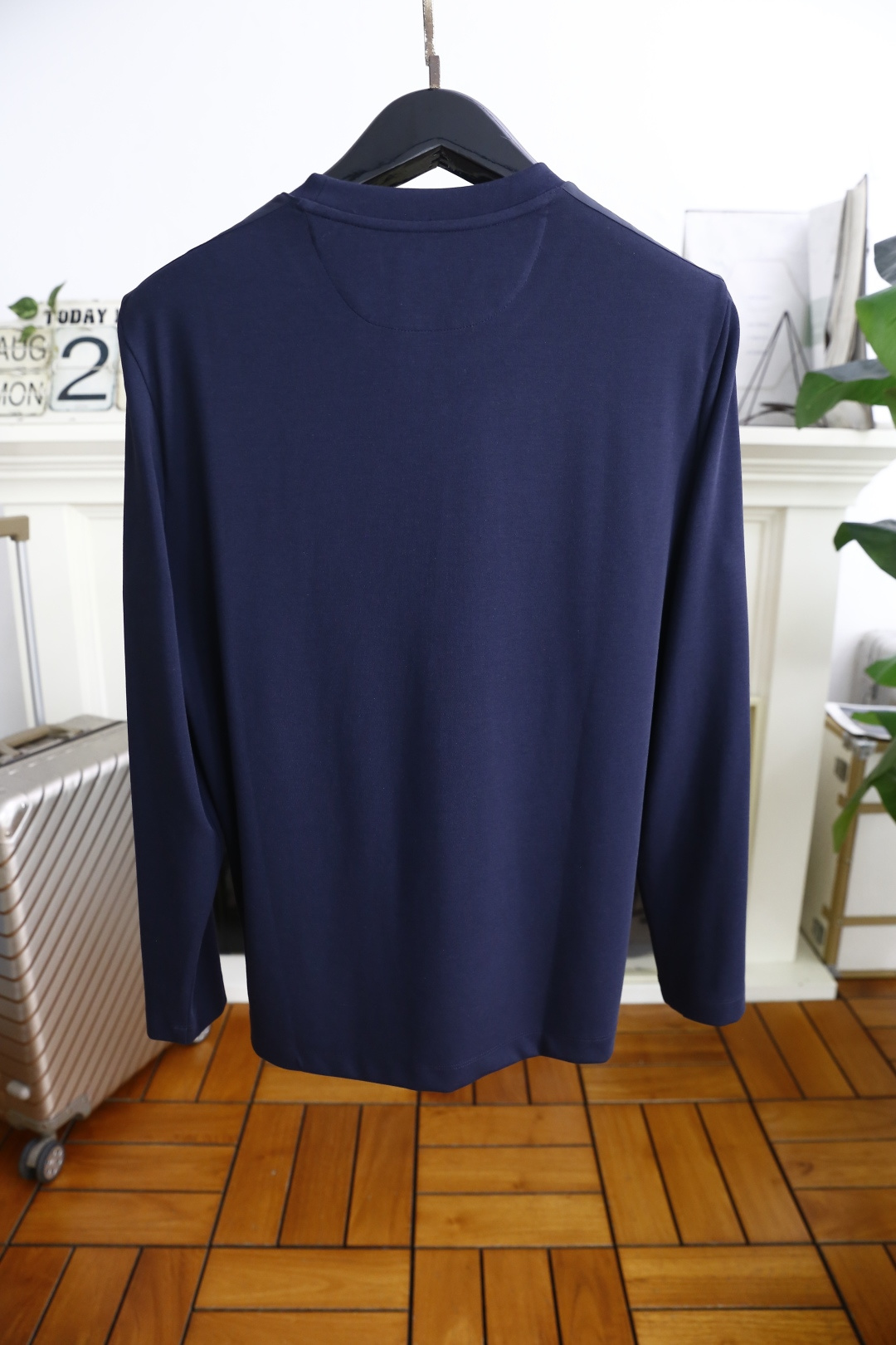 🔥普拉*/Pra*a.2025秋季新品时尚男士圆领长袖🔥胸前奢华经典三角标LOGO设计！绝对经得起时间的