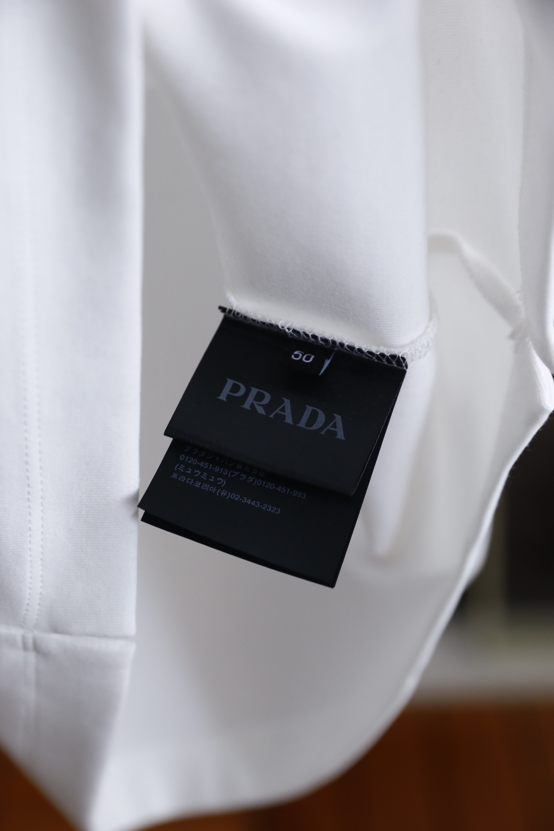 🔥普拉*/Pra*a.2025秋季新品时尚男士圆领长袖🔥胸前奢华经典三角标LOGO设计！绝对经得起时间的