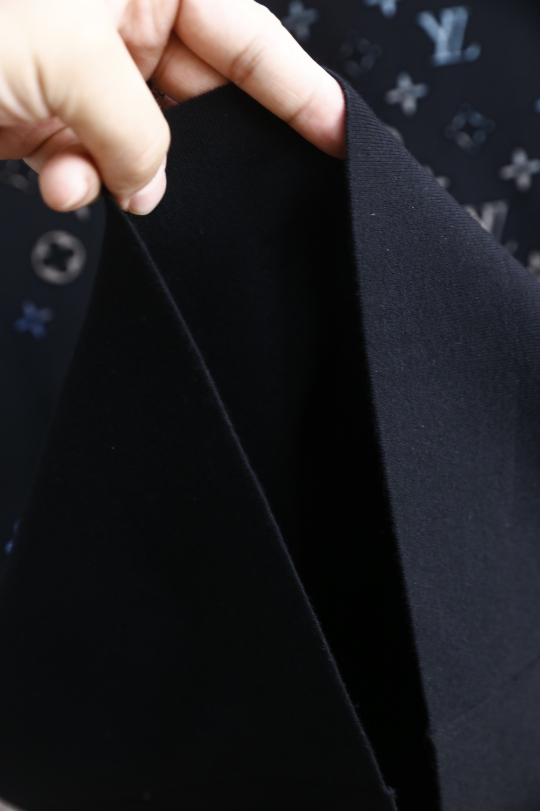 🔥路易威*/LV.2025秋季新款🆕时尚男士圆领短袖针织衫！奢华经典品牌LOGO设计！高级定制百搭款式 