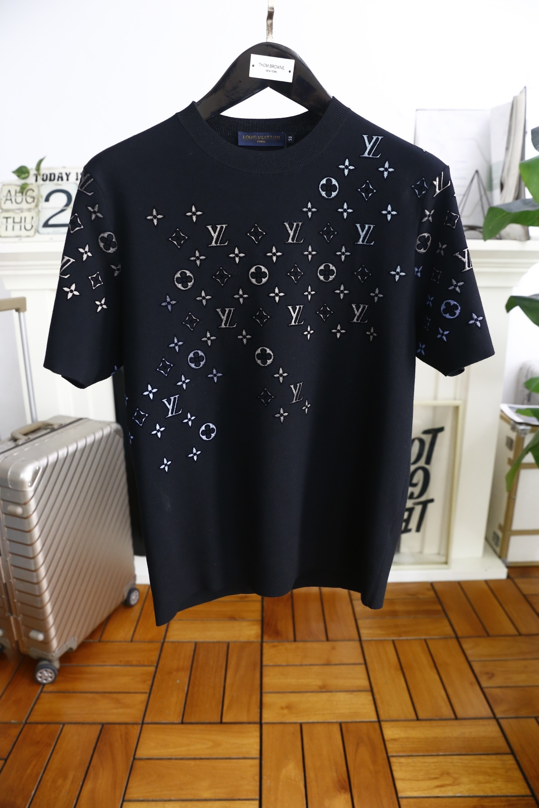 🔥路易威*/LV.2025秋季新款🆕时尚男士圆领短袖针织衫！奢华经典品牌LOGO设计！高级定制百搭款式 