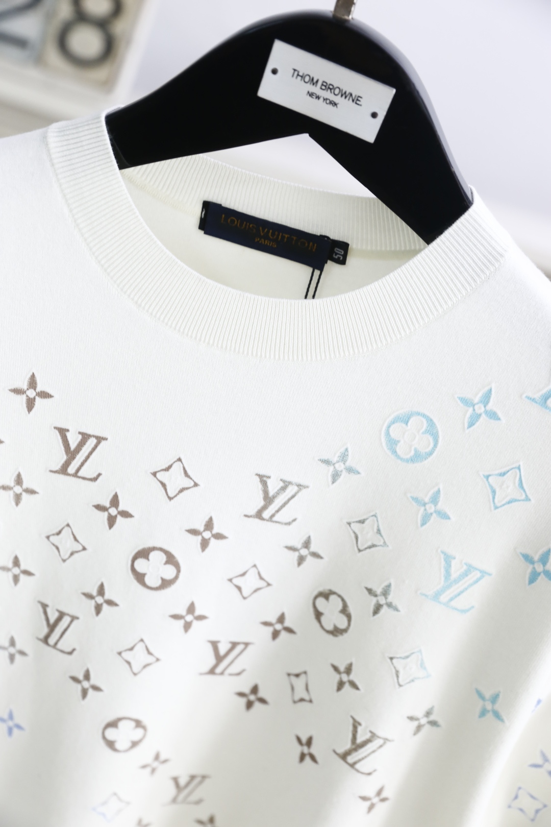 🔥路易威*/LV.2025秋季新款🆕时尚男士圆领短袖针织衫！奢华经典品牌LOGO设计！高级定制百搭款式 