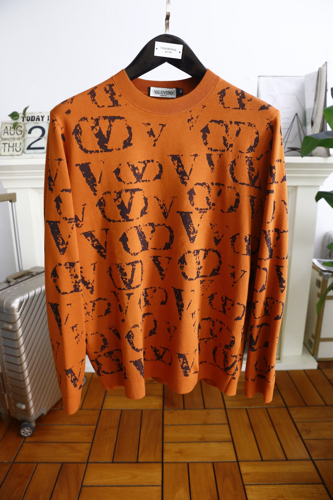 🔥华伦天奴.2025秋季新品男士长袖针织衫👍🏼独家呈现！奢华品牌元素LOGO搭配✅超级百搭极符合美学基调