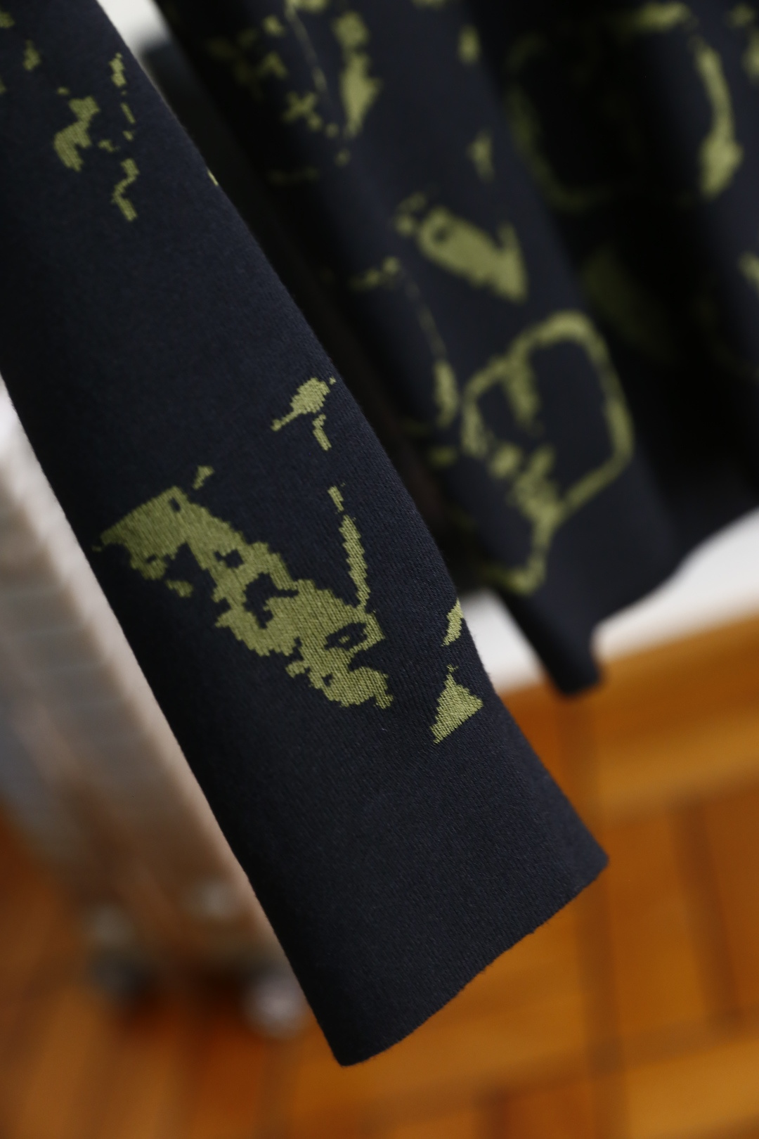 🔥华伦天奴.2025秋季新品男士长袖针织衫👍🏼独家呈现！奢华品牌元素LOGO搭配✅超级百搭极符合美学基调