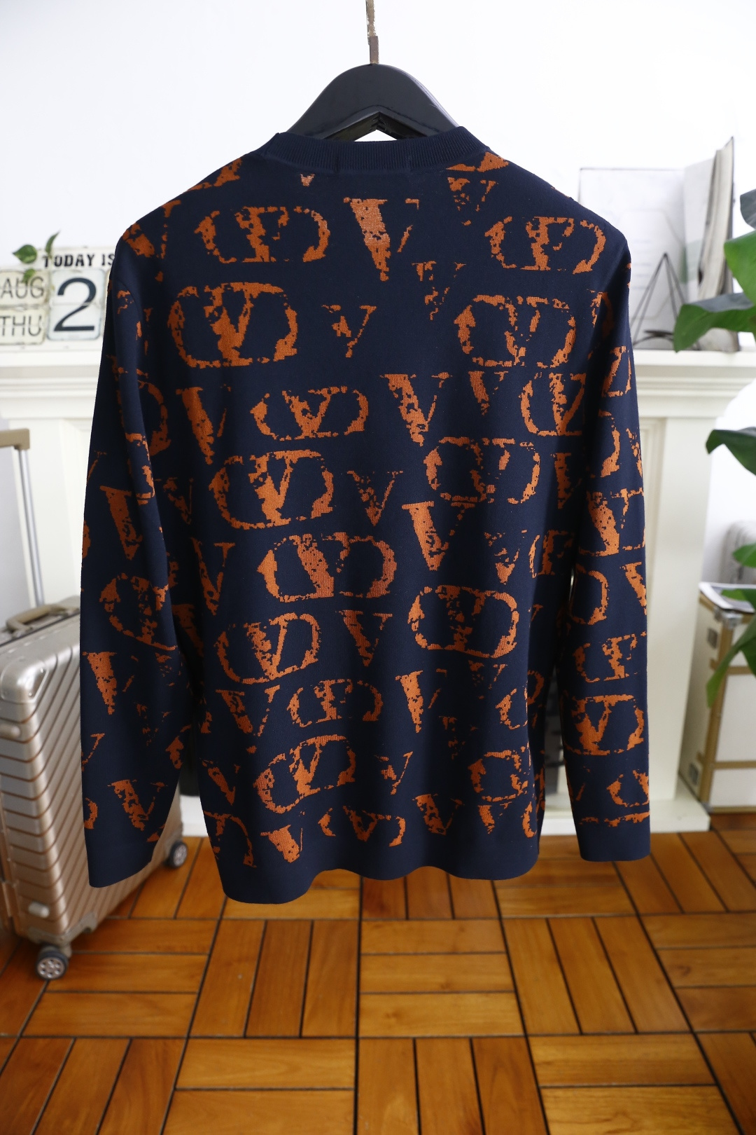 🔥华伦天奴.2025秋季新品男士长袖针织衫👍🏼独家呈现！奢华品牌元素LOGO搭配✅超级百搭极符合美学基调