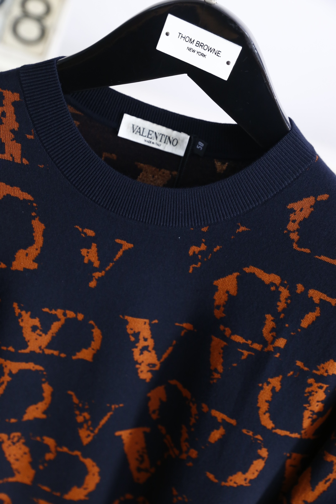 🔥华伦天奴.2025秋季新品男士长袖针织衫👍🏼独家呈现！奢华品牌元素LOGO搭配✅超级百搭极符合美学基调