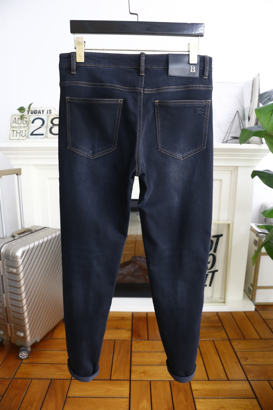 🔥巴宝丽/Bur*erry.2025秋季新品时尚男士深色百搭牛仔裤👖采用客供水洗弹力牛仔裤！奢华经典品牌