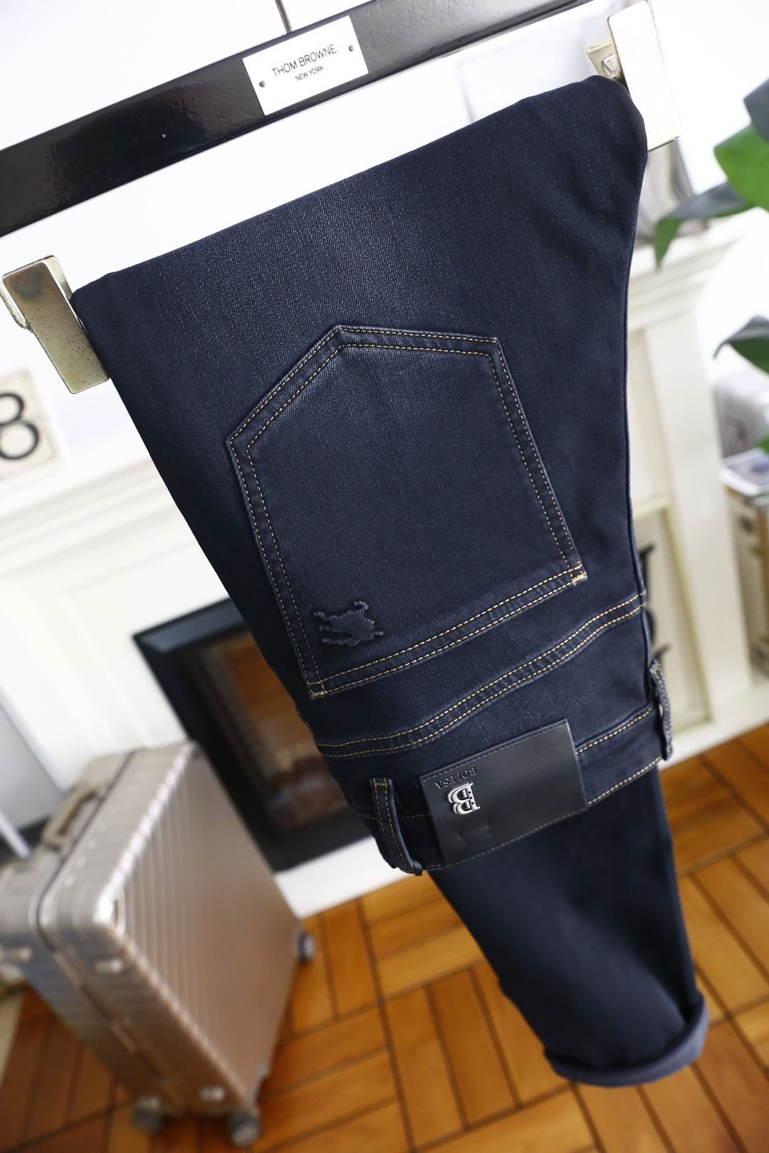 🔥巴宝丽/Bur*erry.2025秋季新品时尚男士深色百搭牛仔裤👖采用客供水洗弹力牛仔裤！奢华经典品牌