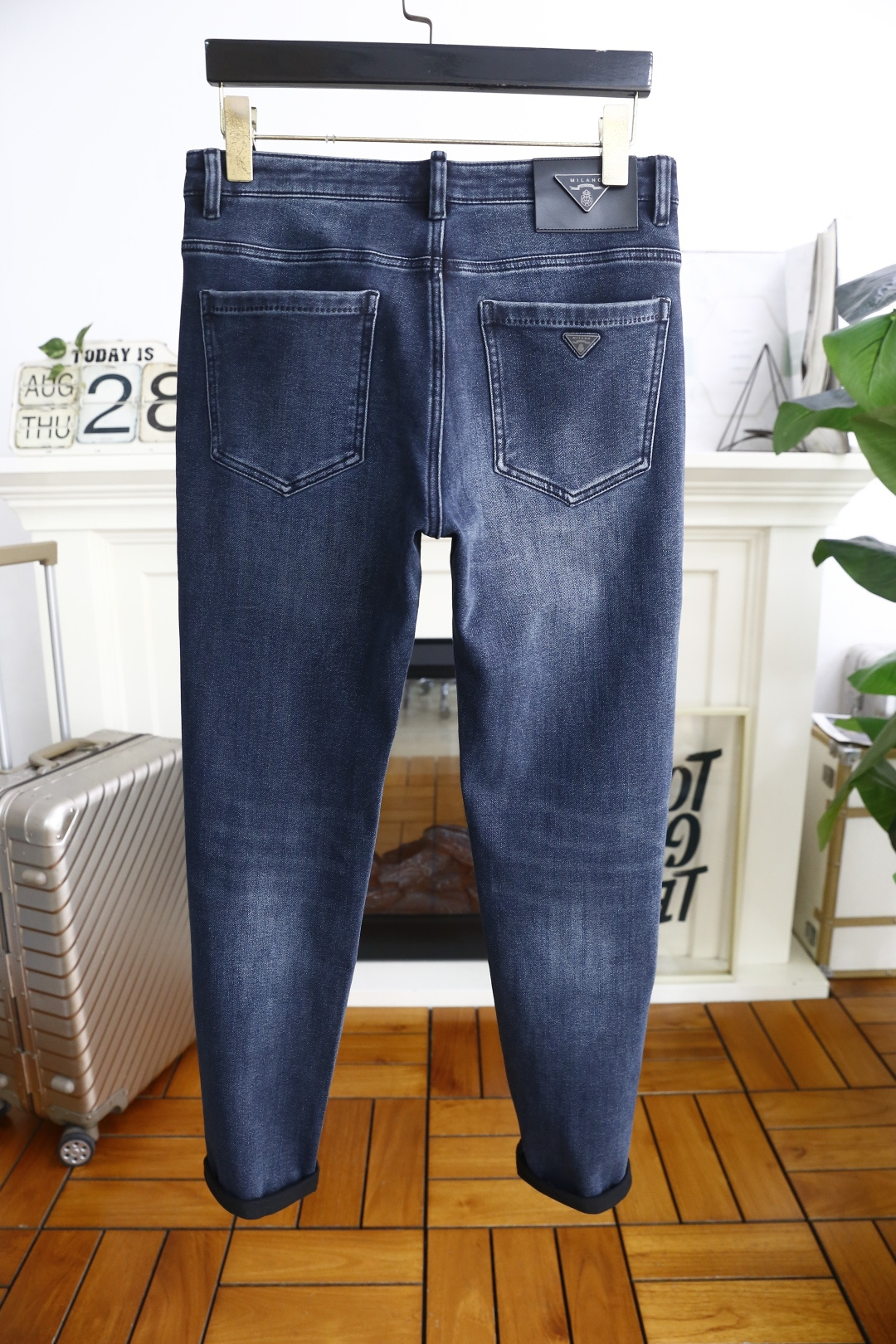 🔥普拉*/Pr*da.25秋季新品时尚男士牛仔裤👖采用客供水洗弹力牛仔裤！奢华经典三角标Logo设计！时