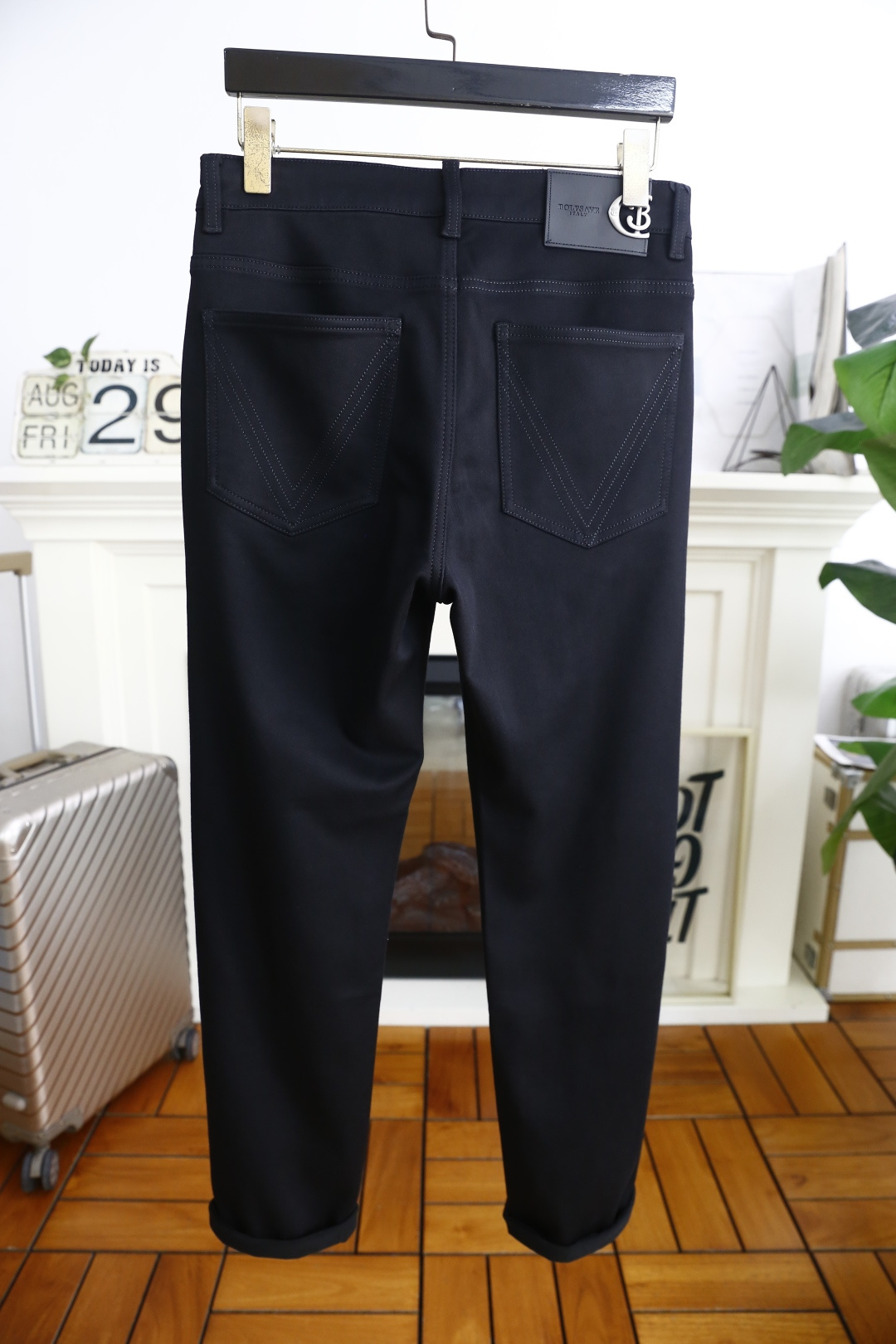 🔥葆蝶家.2025早秋新品时尚男士深色休闲裤👖采用客供水洗弹力布面料！奢华经典定制LOGO设计！时尚潮流