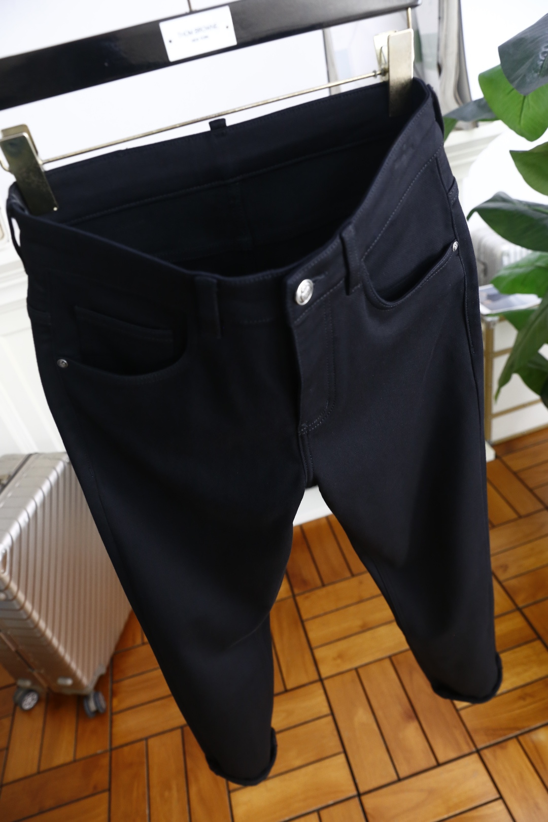 🔥葆蝶家.2025早秋新品时尚男士深色休闲裤👖采用客供水洗弹力布面料！奢华经典定制LOGO设计！时尚潮流