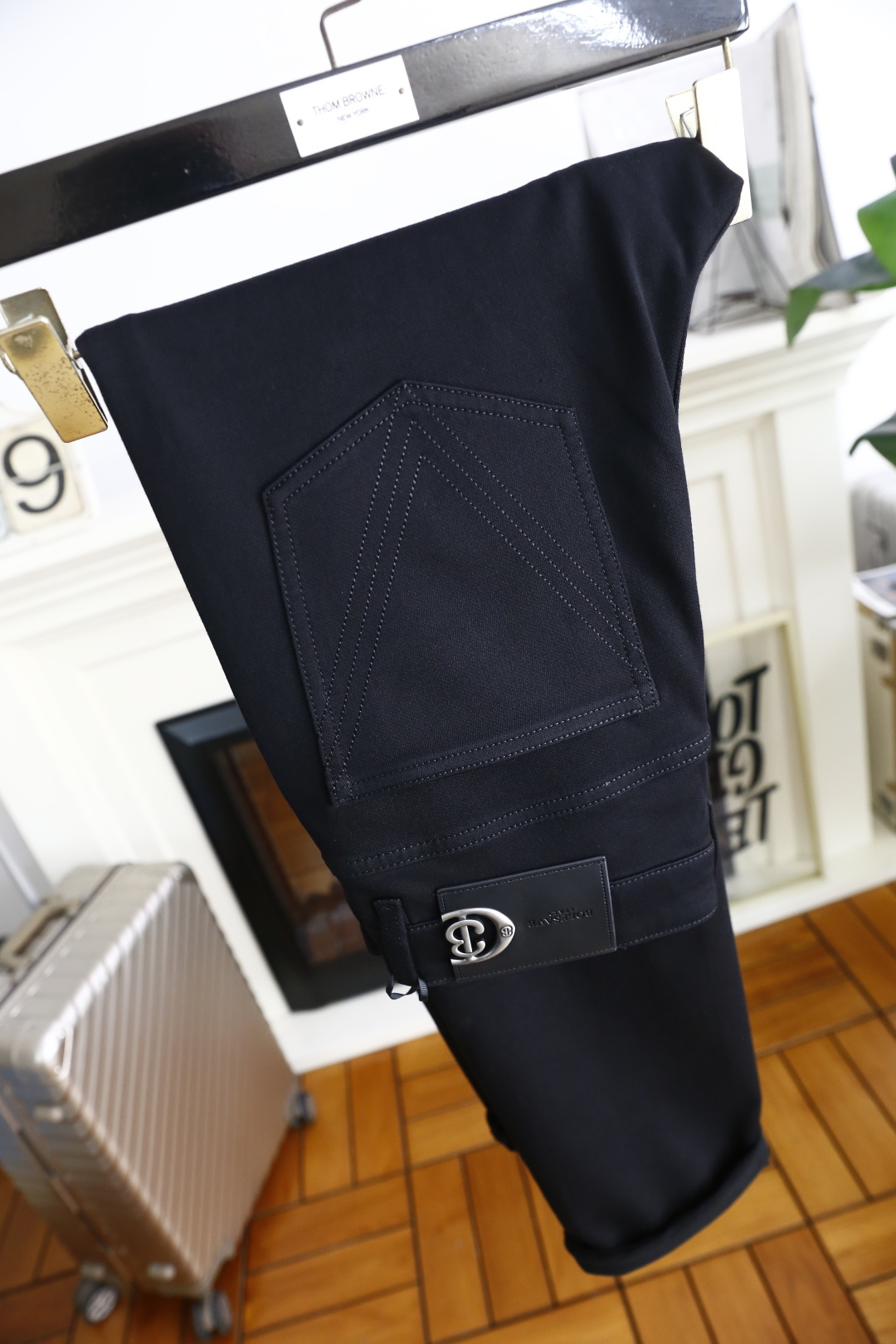 🔥葆蝶家.2025早秋新品时尚男士深色休闲裤👖采用客供水洗弹力布面料！奢华经典定制LOGO设计！时尚潮流