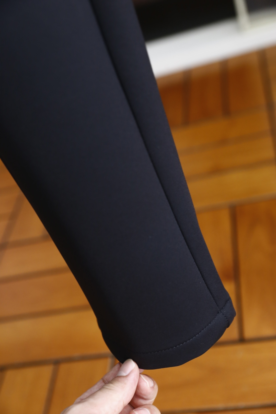 🔥MIUMIU.2025秋季新品🆕时尚男士休闲西裤！采用舒适定制棉面料，奢华经典品牌LOGO设计！上身随