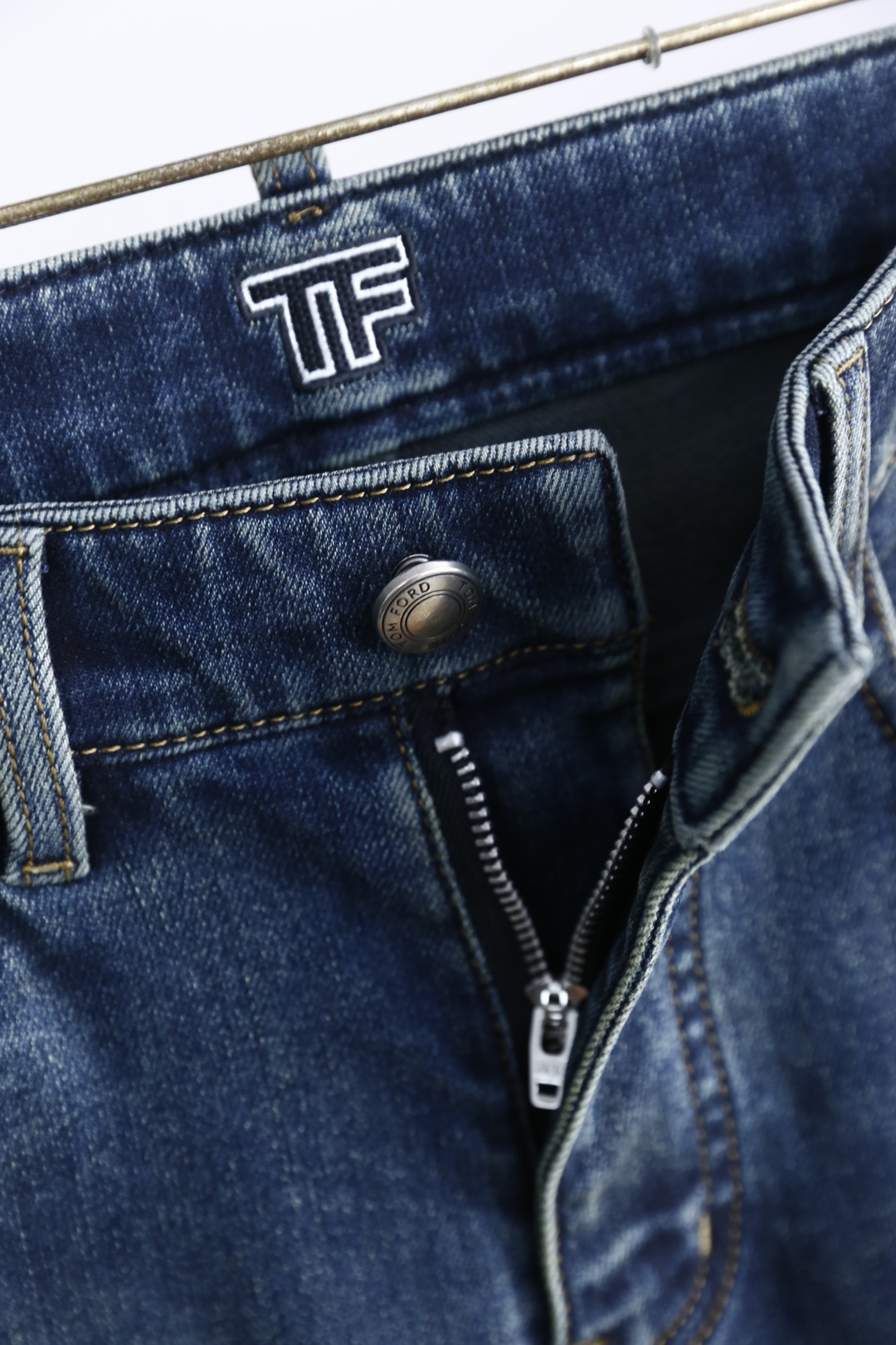 🔥TF.25秋季新品时尚男士牛仔裤👖采用客供水洗弹力牛仔裤！奢华经典字母Logo设计！时尚潮流因此已成为