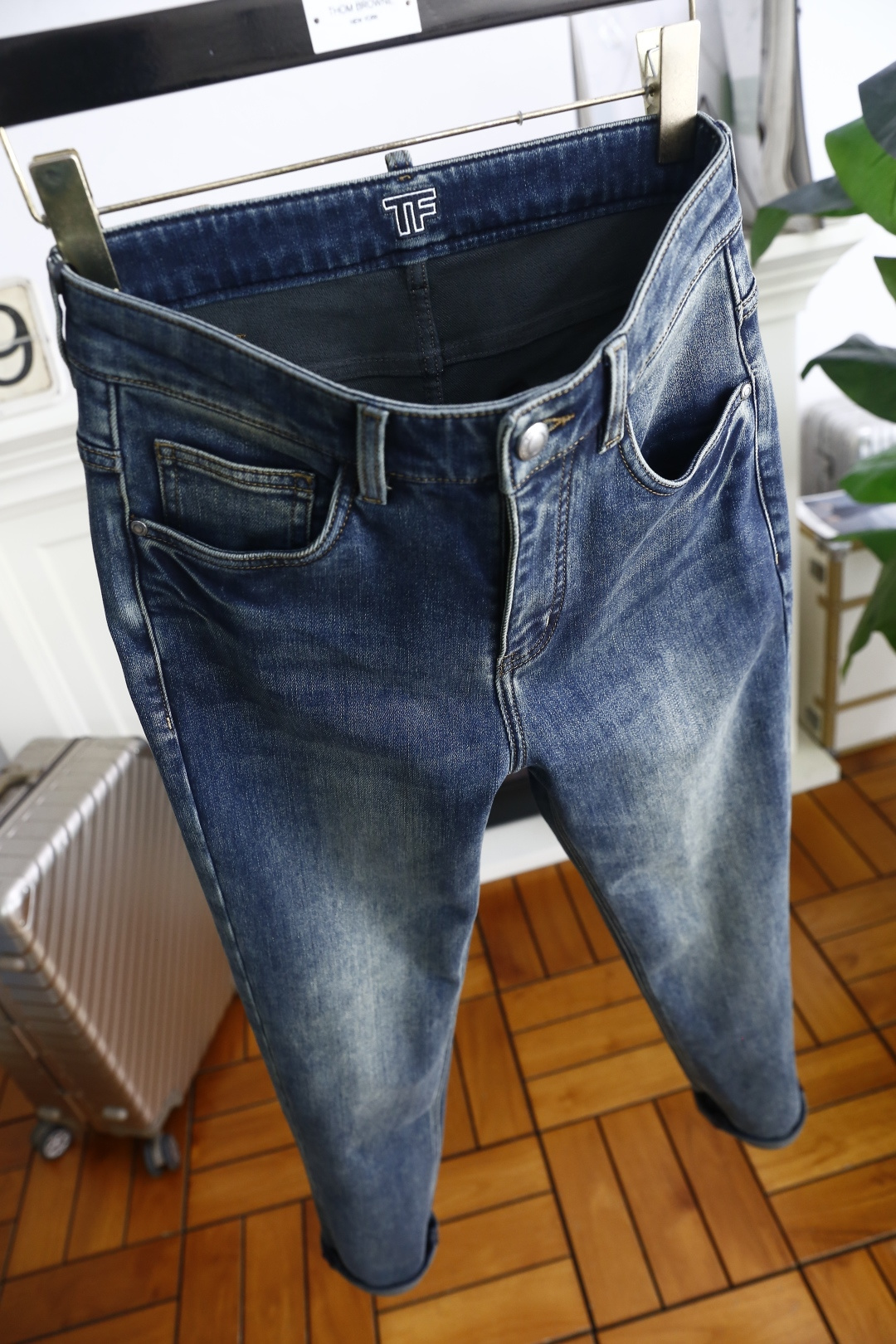 🔥TF.25秋季新品时尚男士牛仔裤👖采用客供水洗弹力牛仔裤！奢华经典字母Logo设计！时尚潮流因此已成为