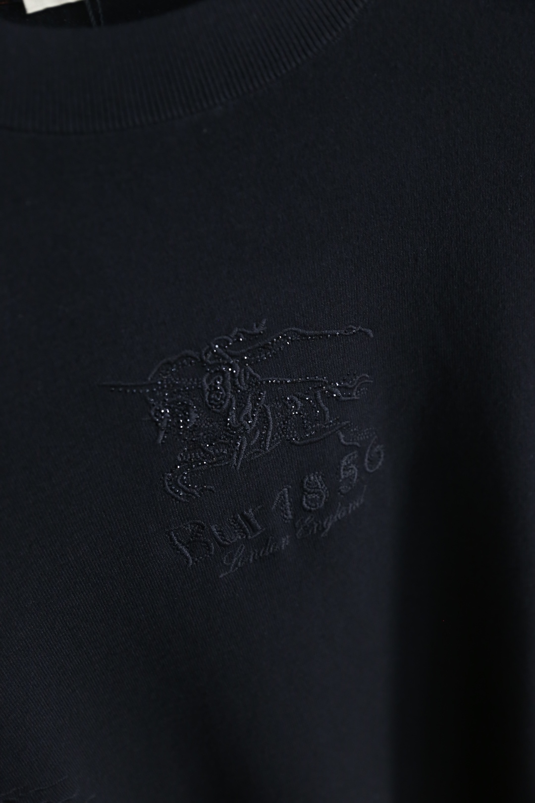 🔥巴宝丽/Burb*rry.2025秋季新品时尚男士打底针织衫！时尚经典圆领设计！奢华经典品牌战马LOG