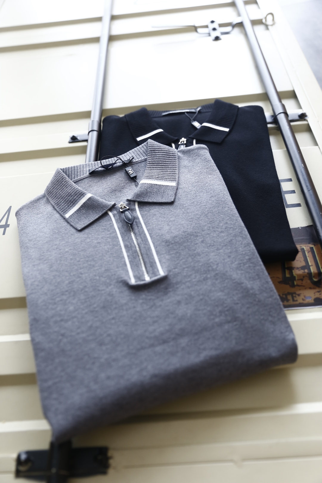 🔥alo.2025秋季新品男士翻领拉链POLO针织衫👍🏼高级定制百搭款式 任何人都可以轻松驾驭 采用高档