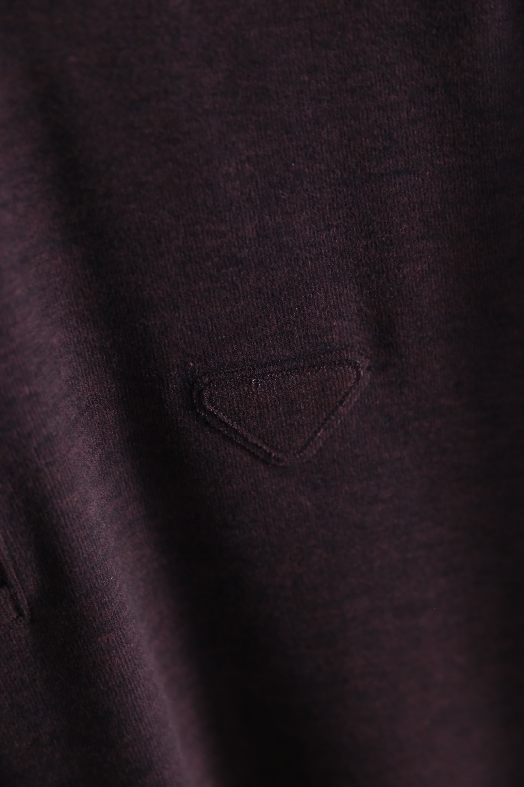 🔥普拉*/Pr*da.2025秋季新品时尚男士立领拉链长袖衫👍奢华品牌三角标LOGO设计！绝对经得起时间