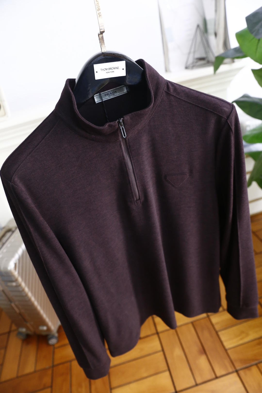 🔥普拉*/Pr*da.2025秋季新品时尚男士立领拉链长袖衫👍奢华品牌三角标LOGO设计！绝对经得起时间